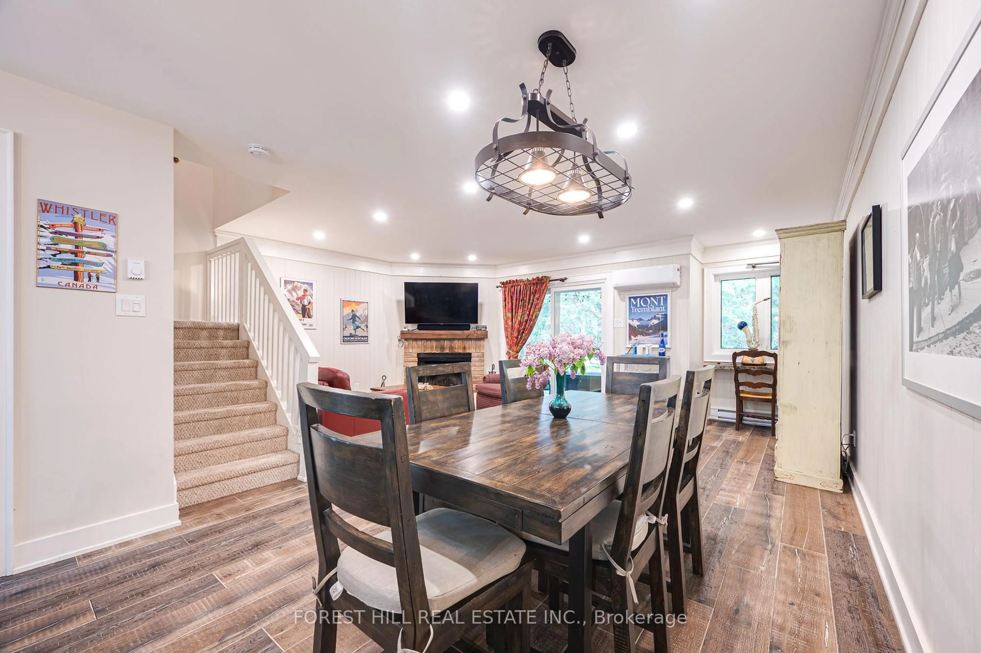 Dining room, wood/laminate floor for 22 Dawson Dr #531, Collingwood Ontario L9Y 5B4