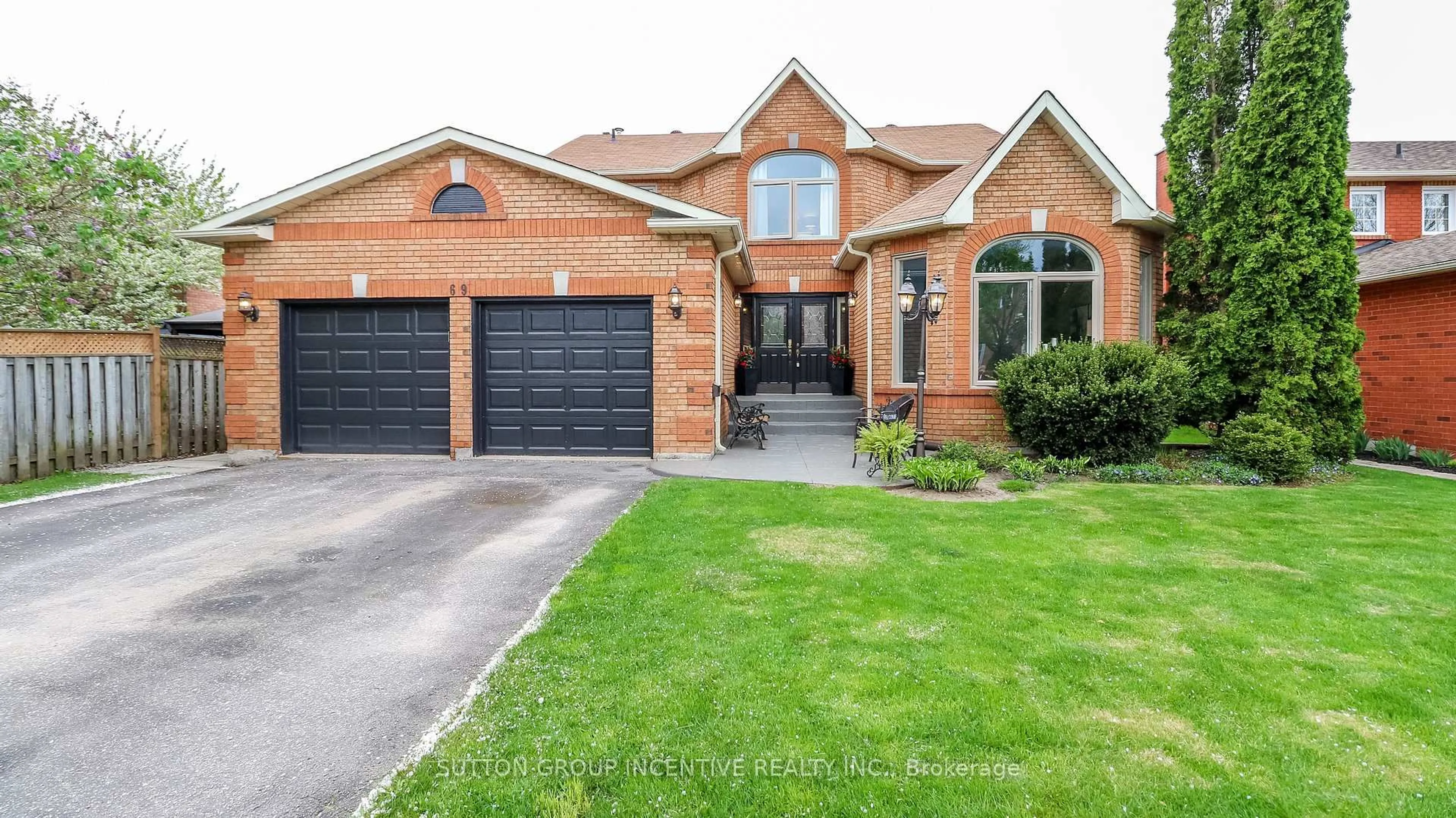 Home with brick exterior material, street for 69 Brushwood Cres, Barrie Ontario L4N 7G6