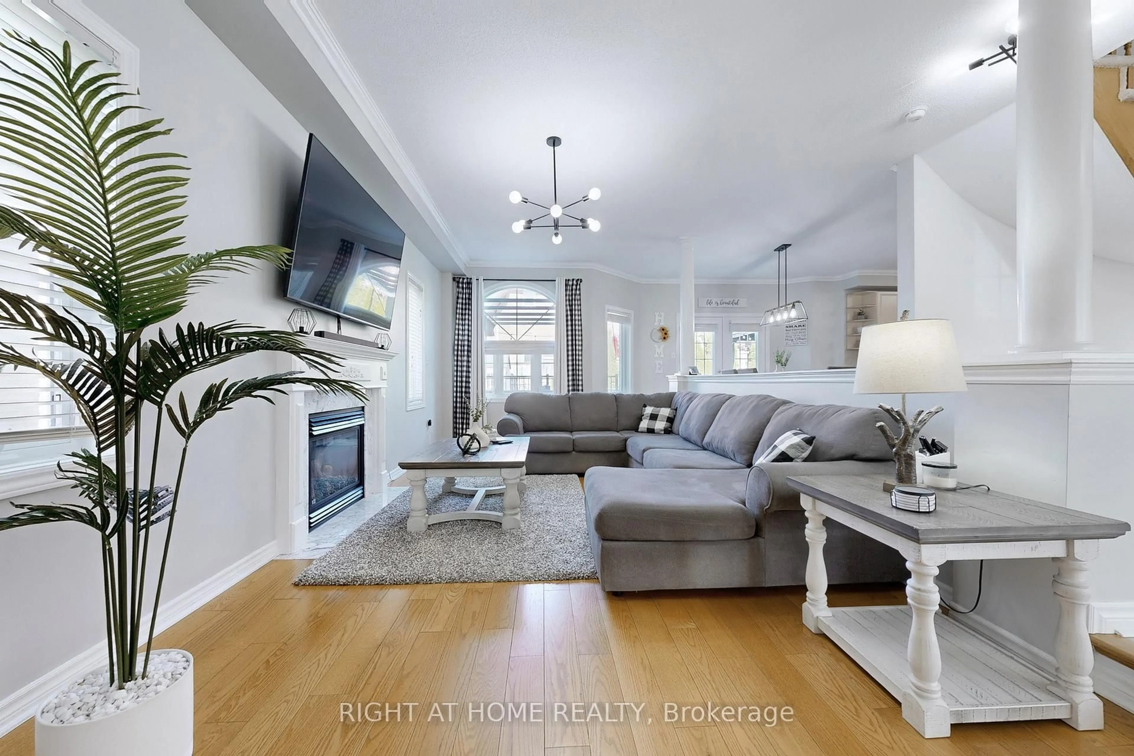 Living room with furniture, unknown for 418 Mapleton Ave, Barrie Ontario L4N 0Z9
