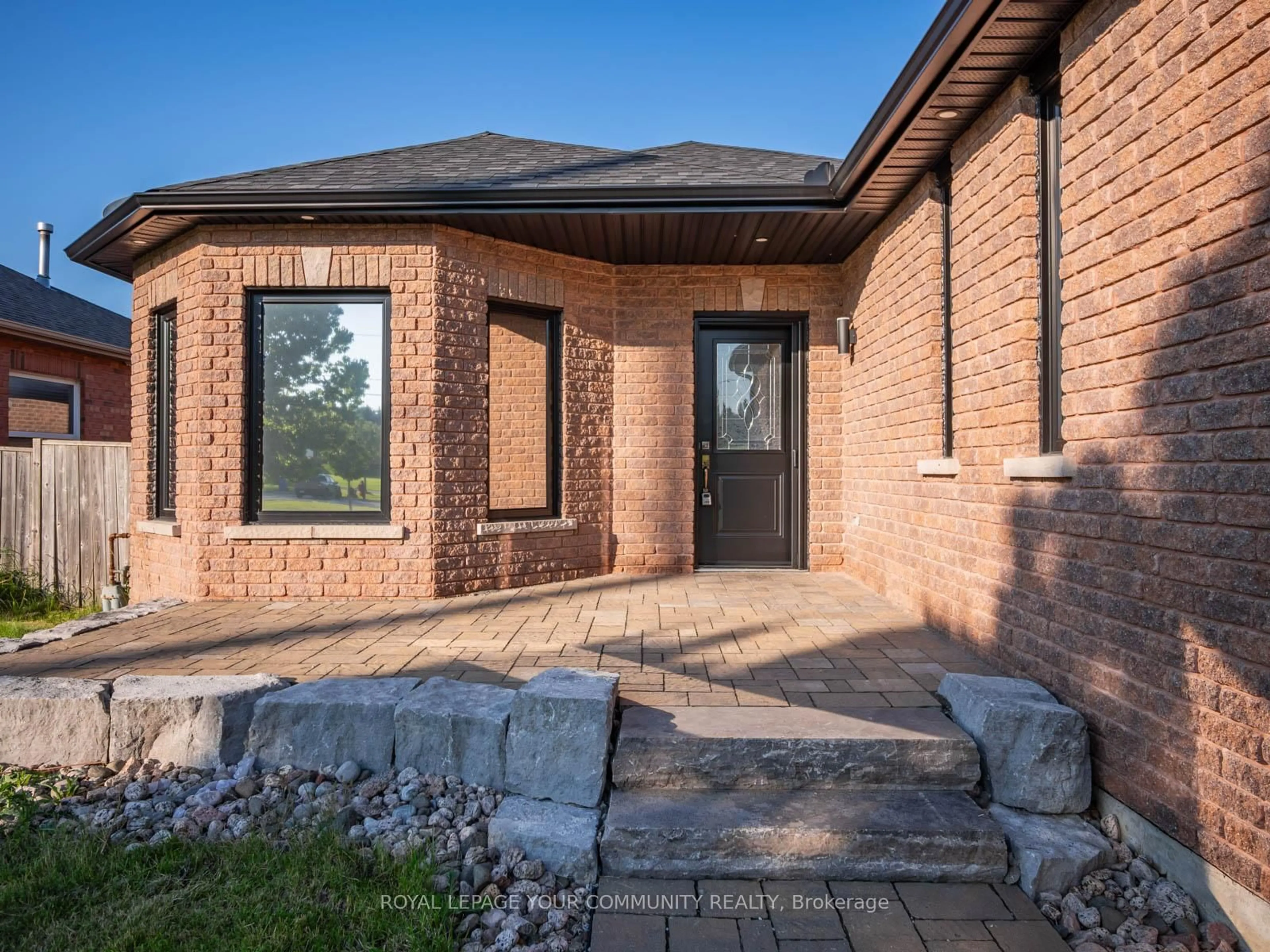 Home with brick exterior material, street for 258 Livingstone St, Barrie Ontario L4M 6N6