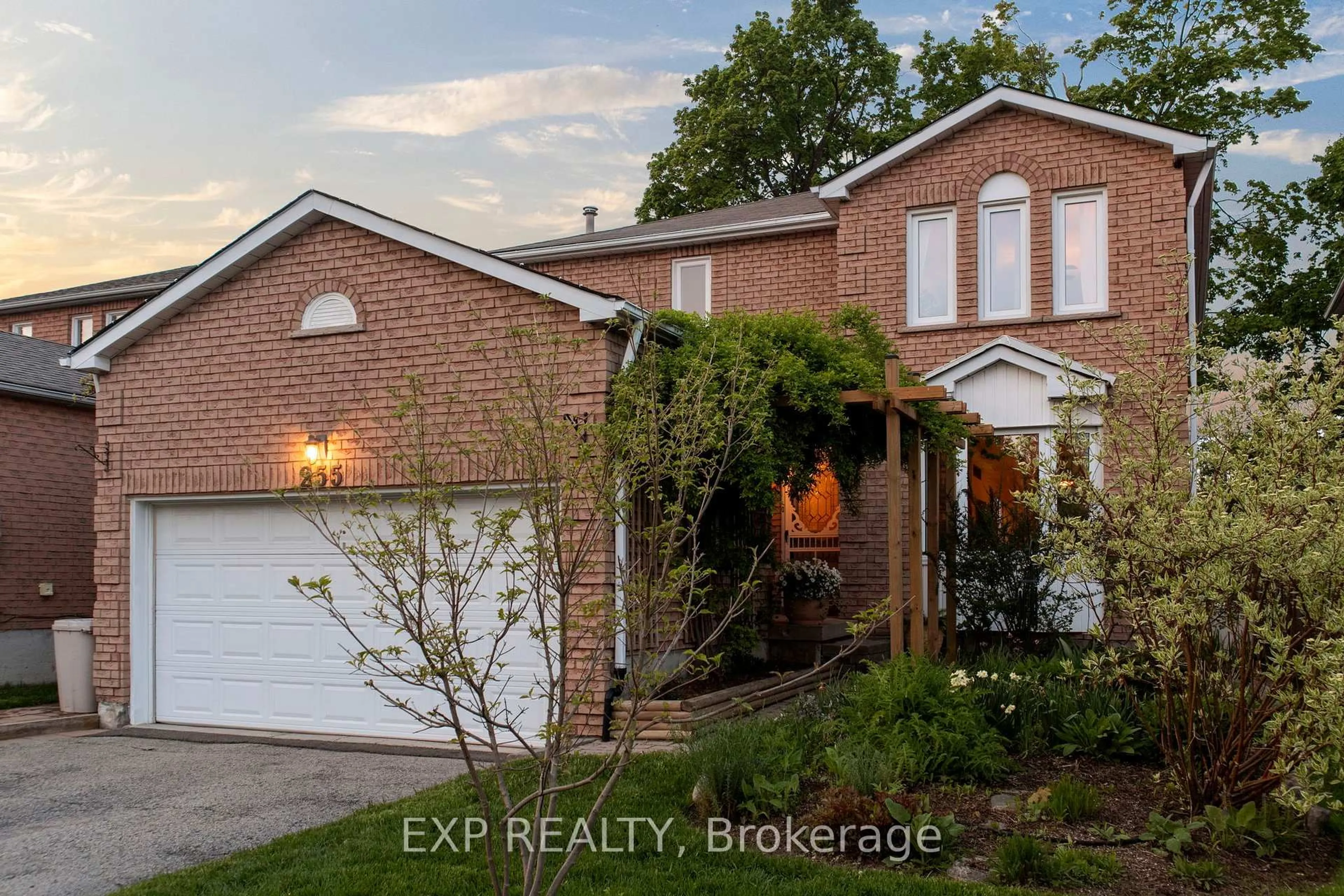 Home with brick exterior material, street for 255 Hickling Tr, Barrie Ontario L4M 5W9