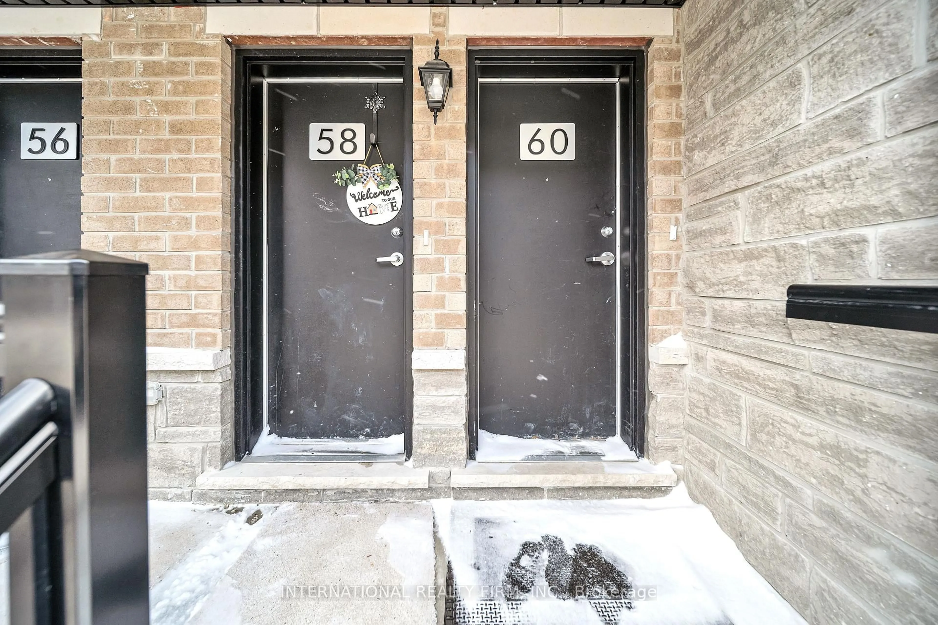 Indoor entryway for 58 Appletree Lane, Barrie Ontario L9J 0P1