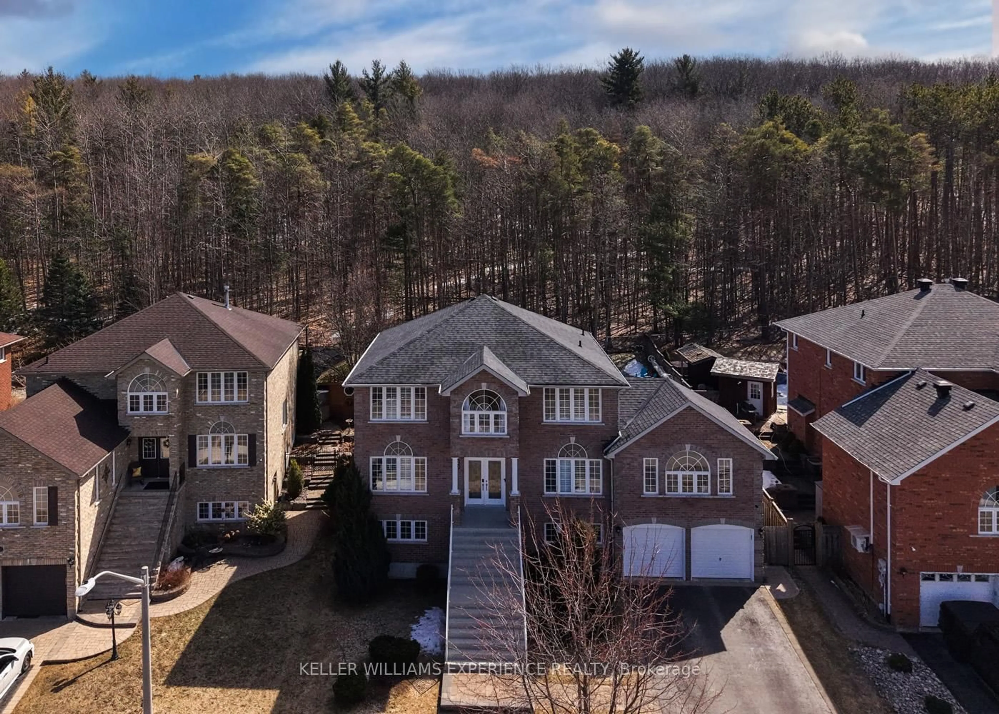 A pic from outside/outdoor area/front of a property/back of a property/a pic from drone, mountain view for 27 Willow fern Dr, Barrie Ontario L4N 1S7
