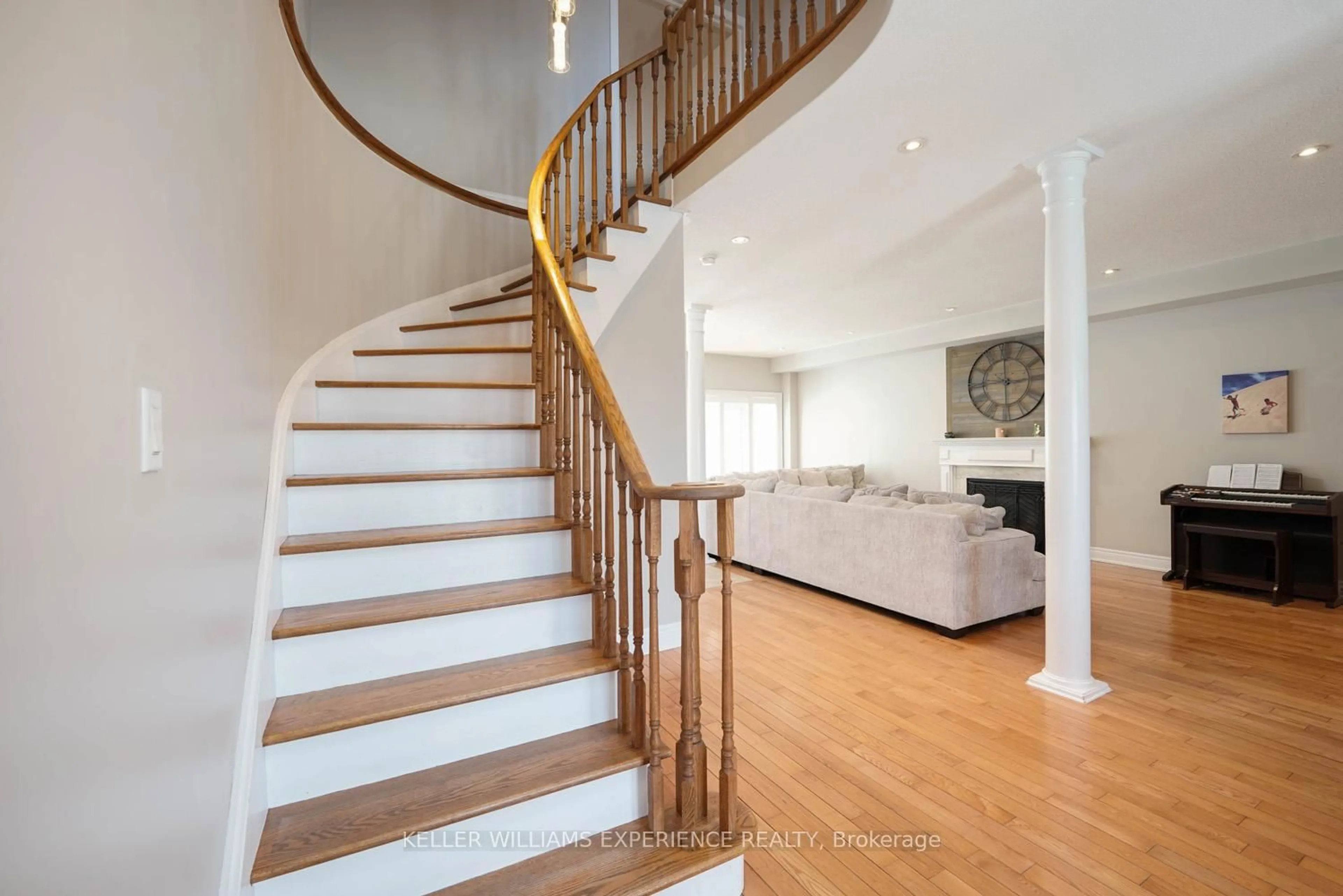 Stairs for 27 Willow fern Dr, Barrie Ontario L4N 1S7