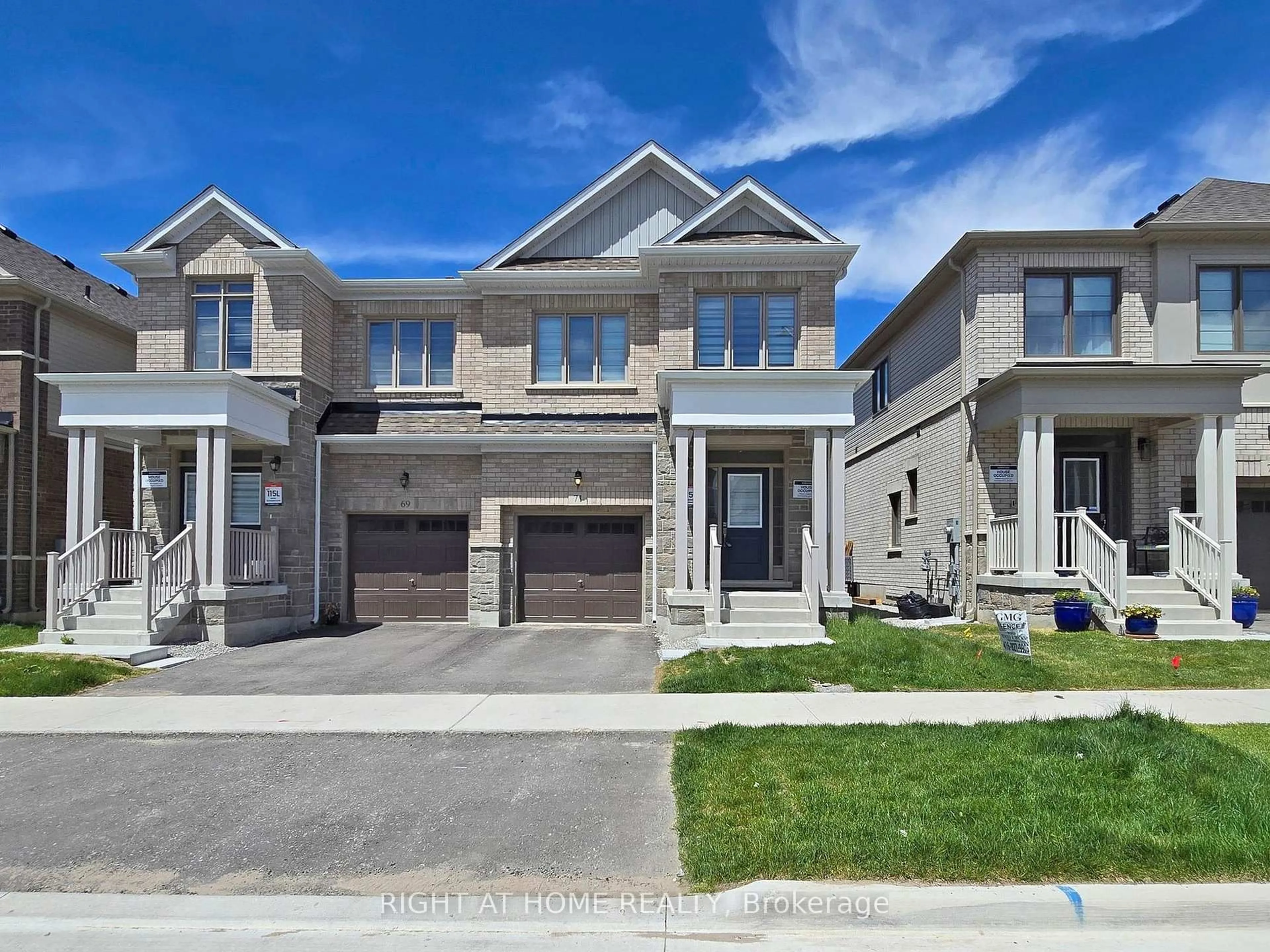 Home with brick exterior material, street for 71 Phoenix Blvd, Barrie Ontario L9J 0P7