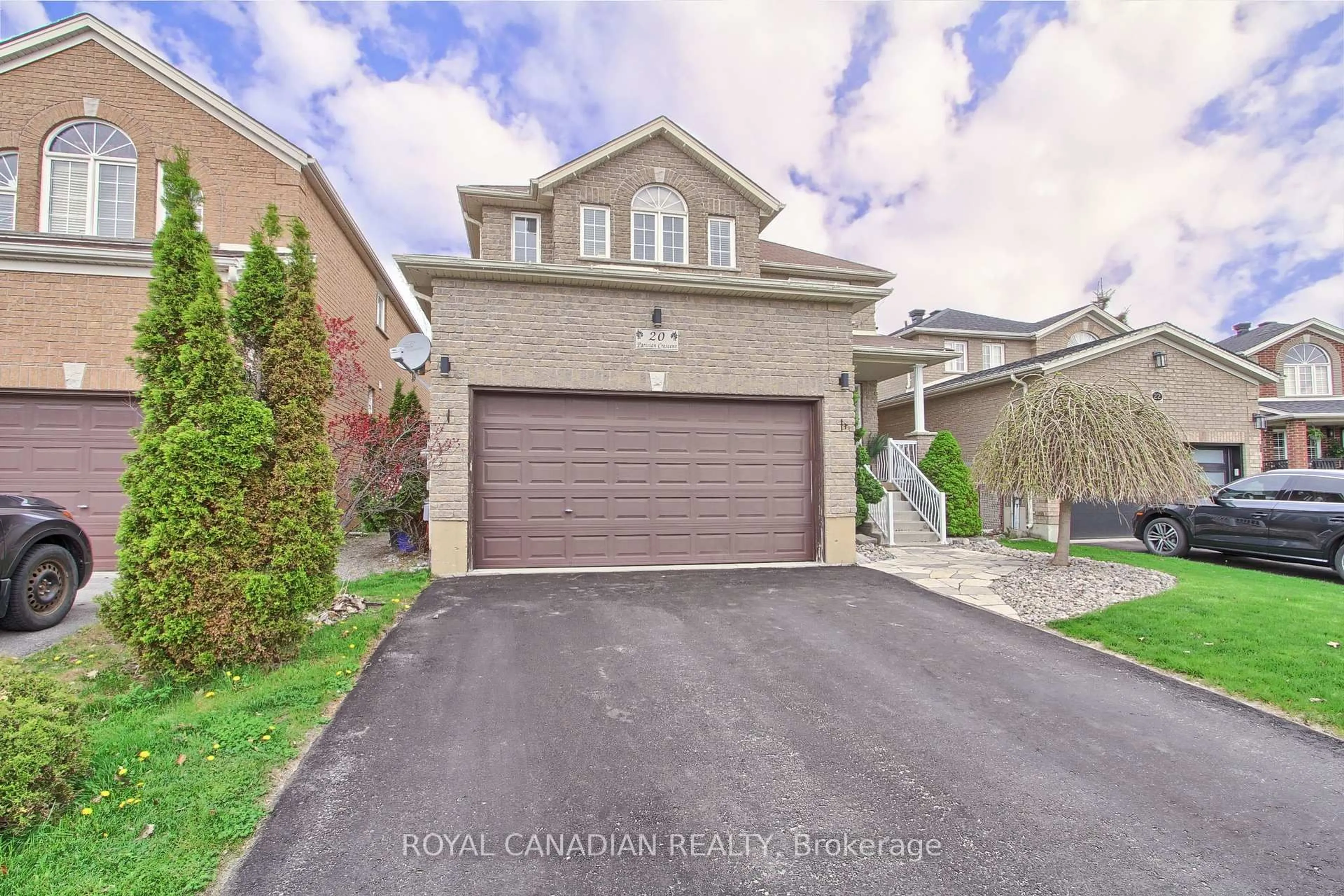 A pic from outside/outdoor area/front of a property/back of a property/a pic from drone, street for 20 Parisian Cres, Barrie Ontario L4N 0Y9