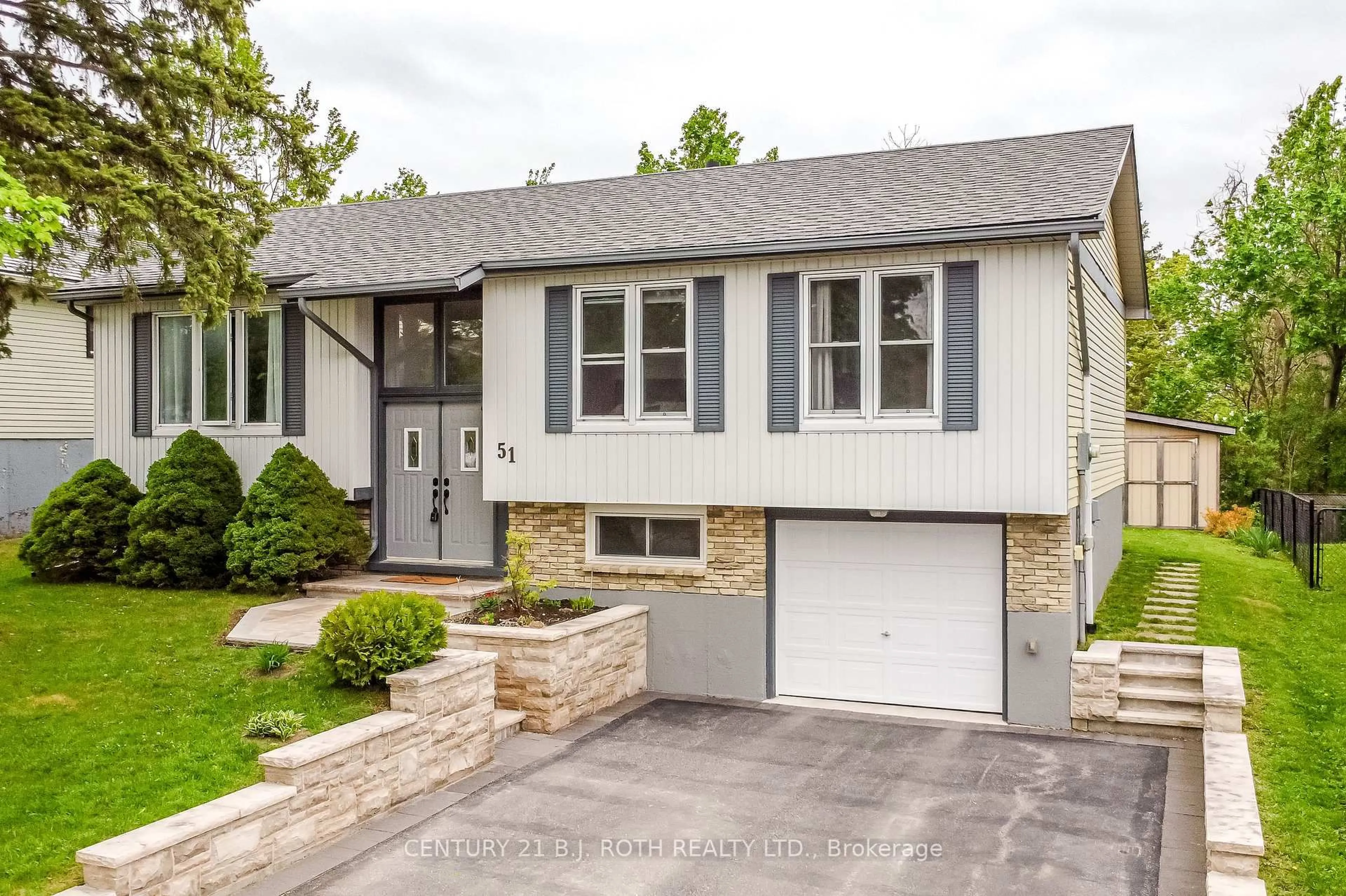 Home with vinyl exterior material, street for 51 Heather St, Barrie Ontario L4N 4M9