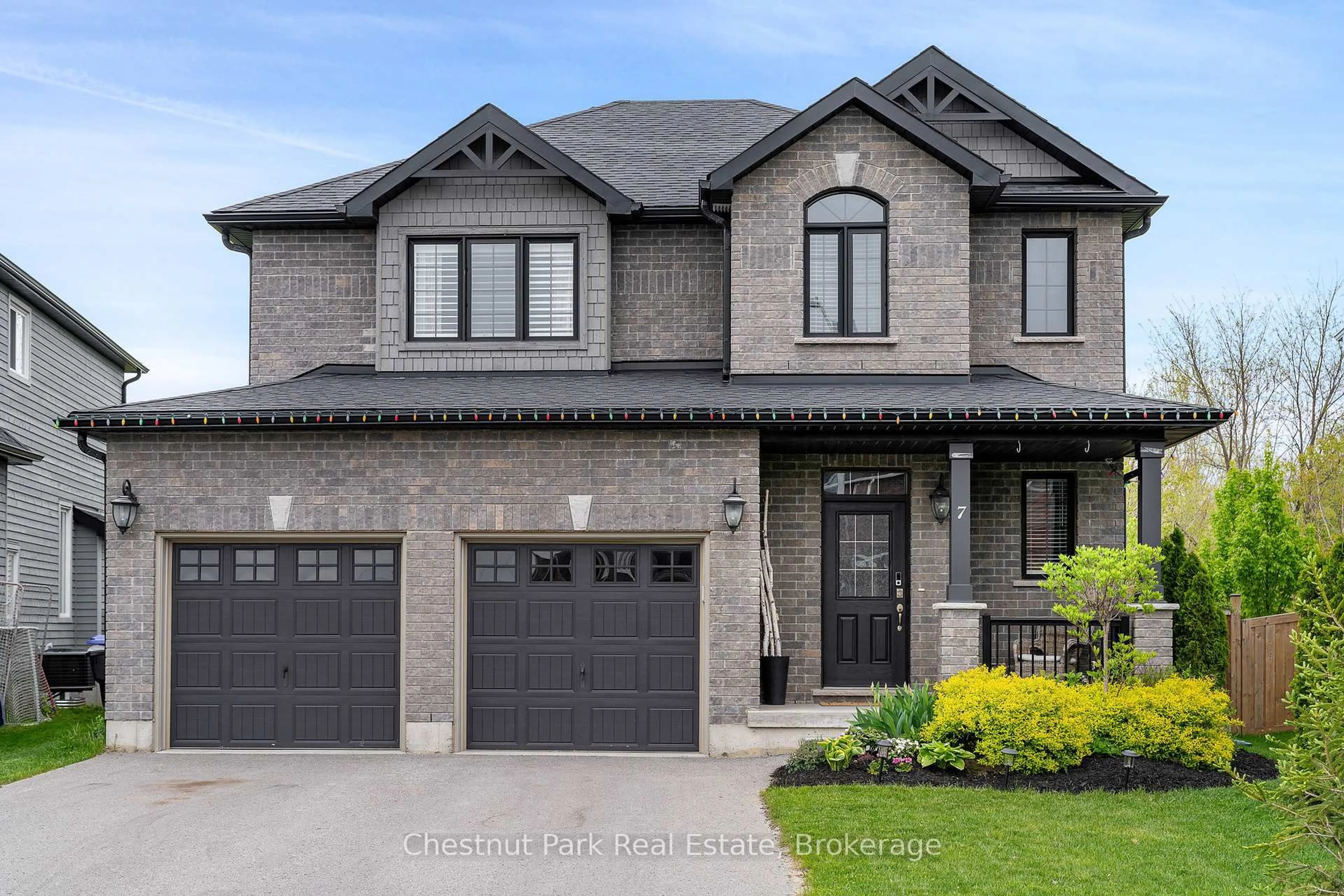 Home with brick exterior material, street for 7 Gilpin Cres, Collingwood Ontario L9Y 0Z2