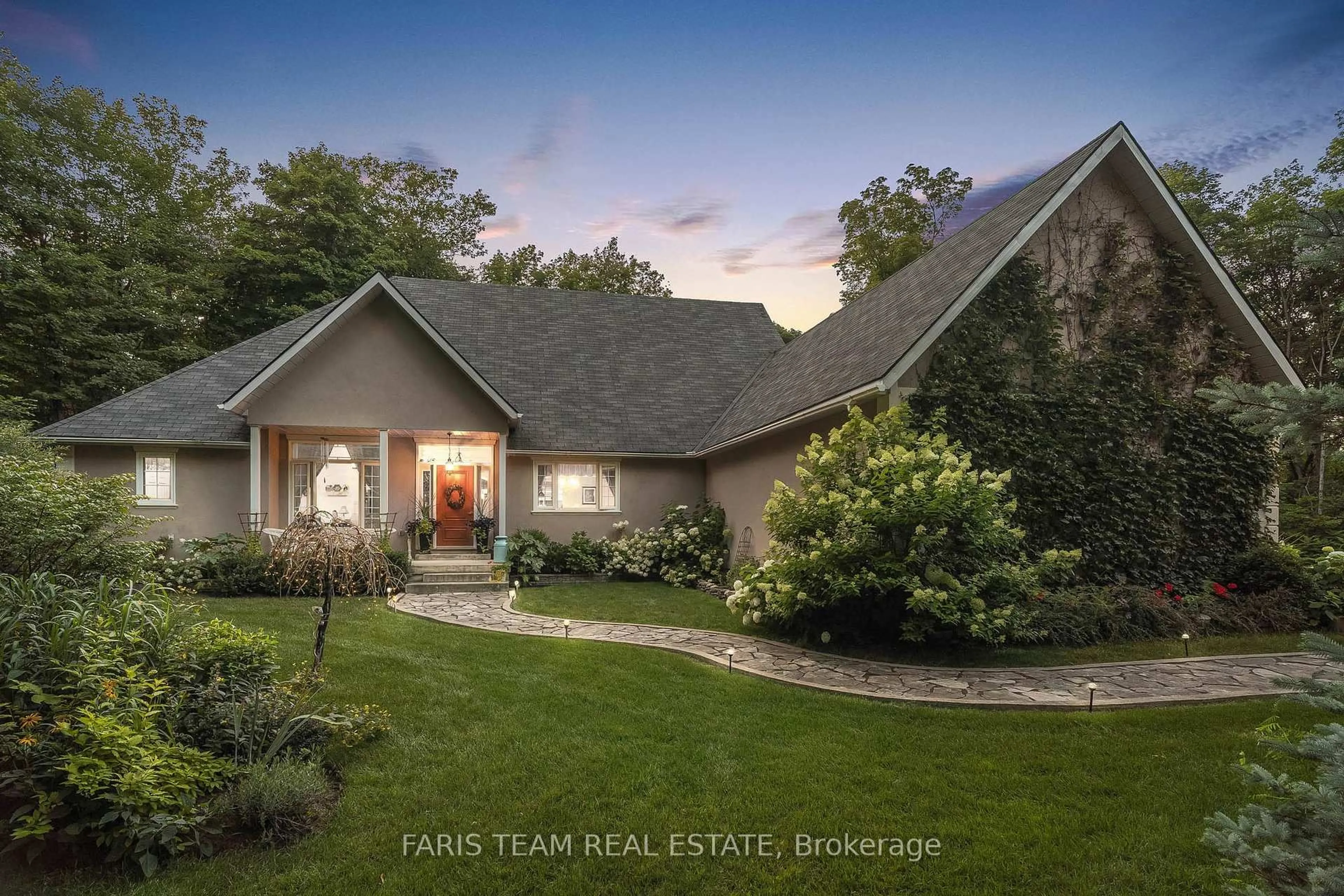 Home with brick exterior material, unknown for 22 O'Donnell Crt, Penetanguishene Ontario L9M 2A6