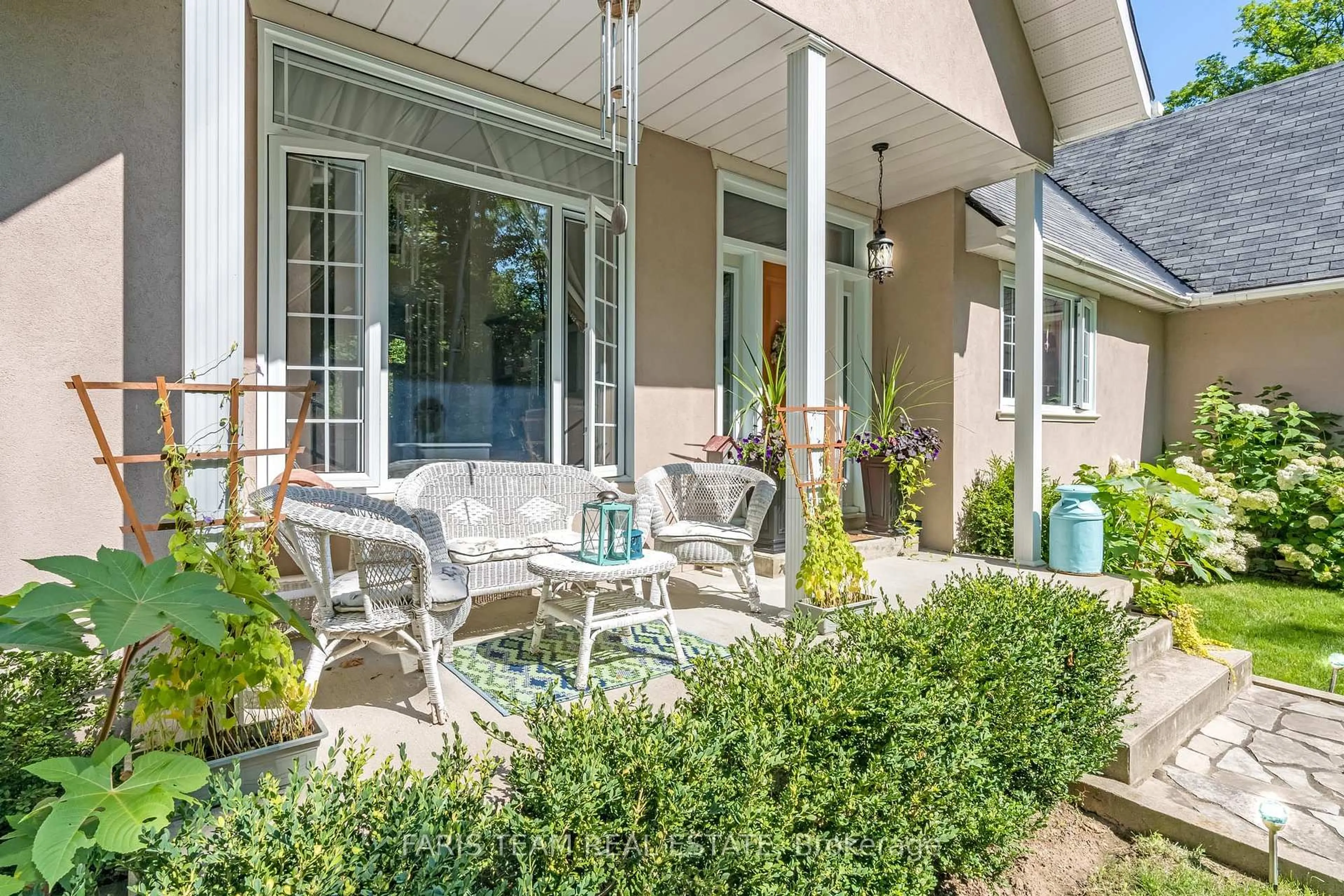Patio, street for 22 O'Donnell Crt, Penetanguishene Ontario L9M 2A6