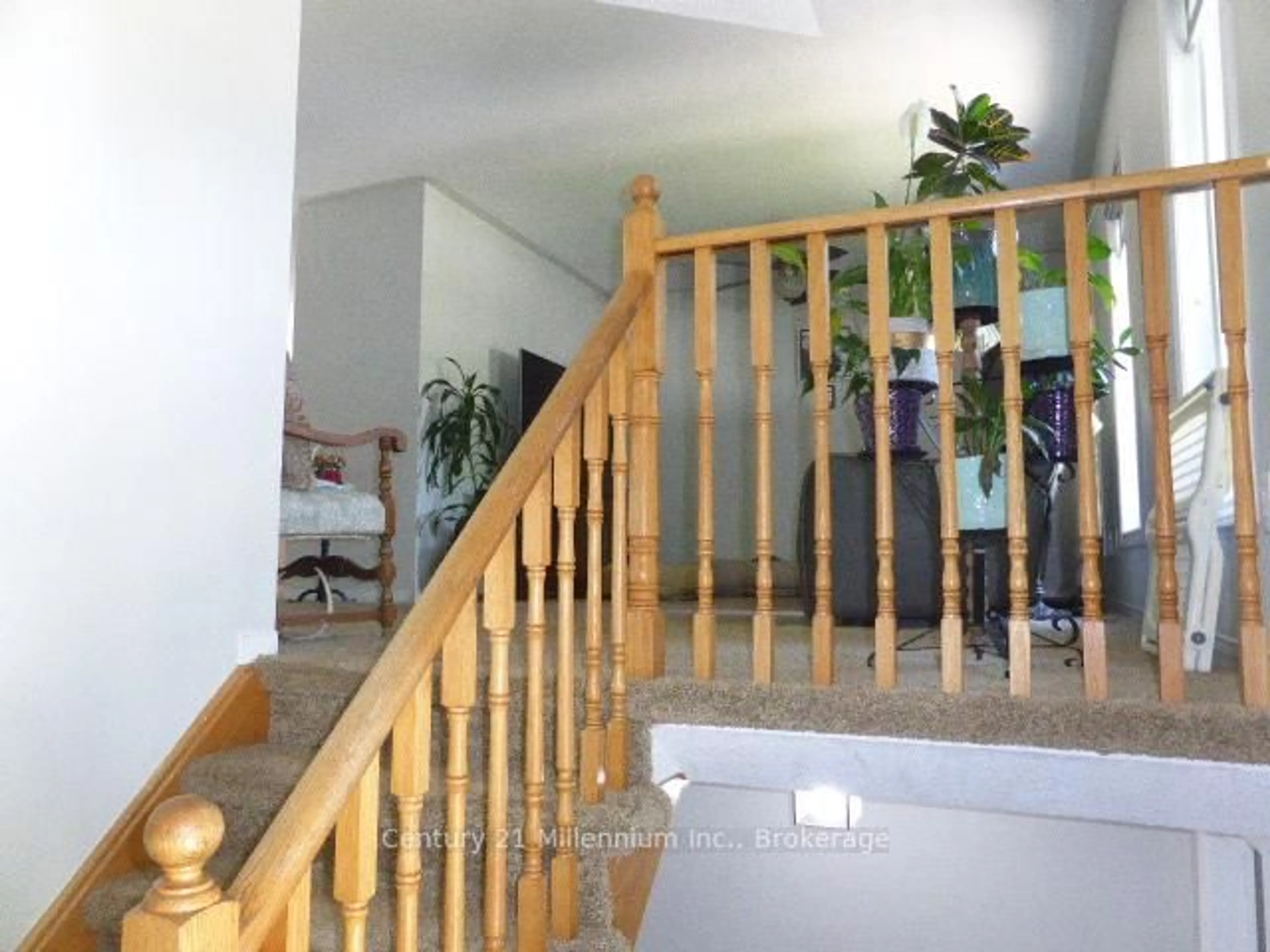 Indoor foyer for 15 Harbour Cres, Wasaga Beach Ontario L9Z 1G4