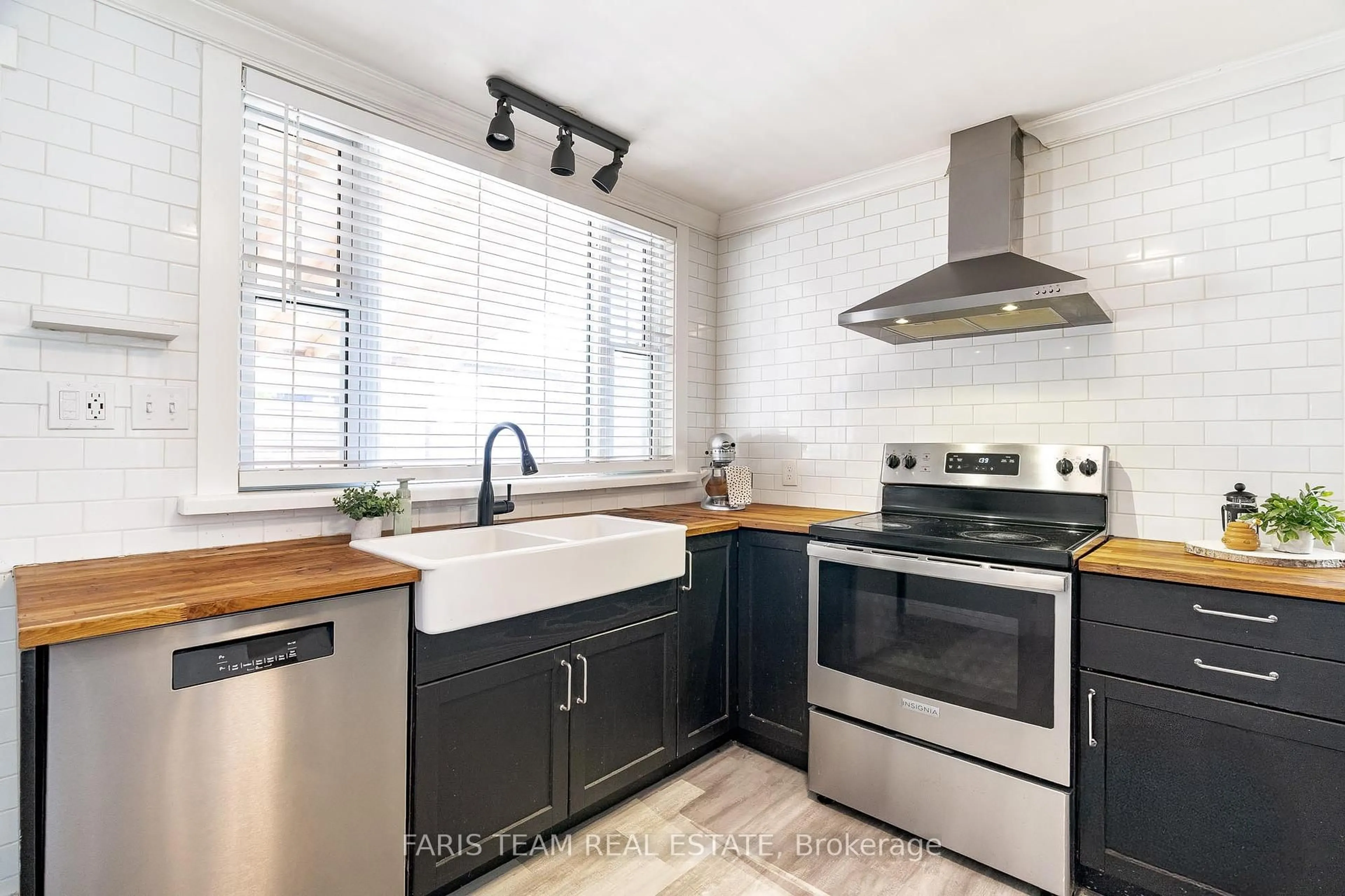 Unknown for 80 Huron St, Collingwood Ontario L9Y 1C6