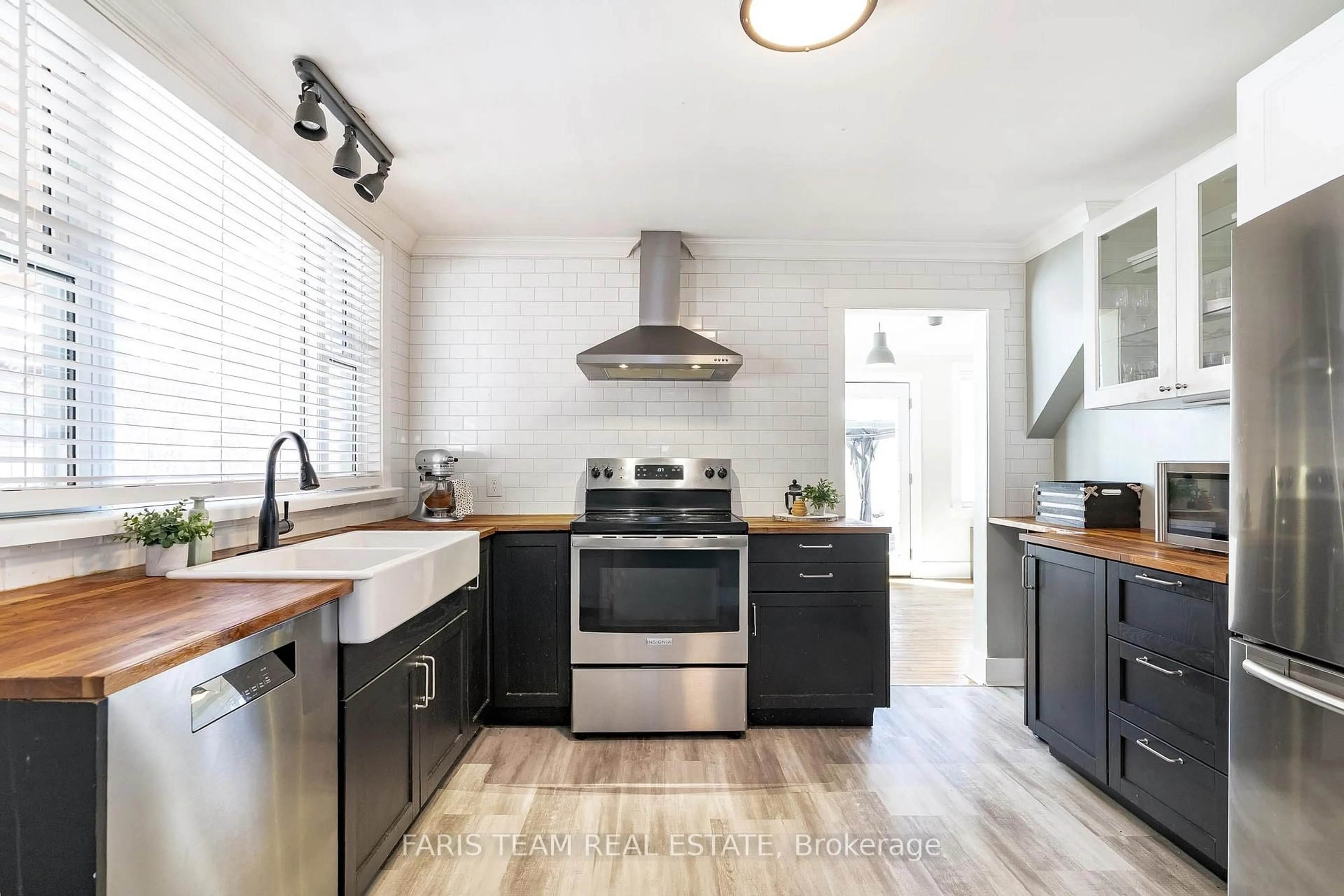 Unknown for 80 Huron St, Collingwood Ontario L9Y 1C6