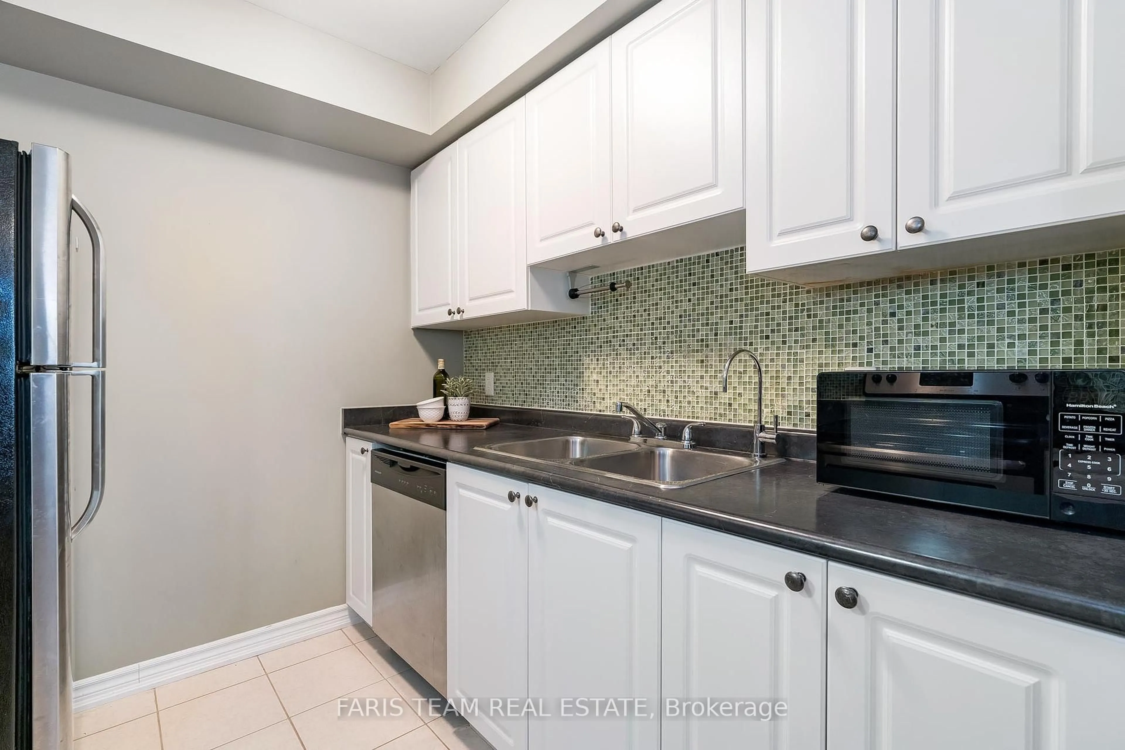 Standard kitchen, ceramic/tile floor for 57 Ferndale Dr #9, Barrie Ontario L4N 5W9