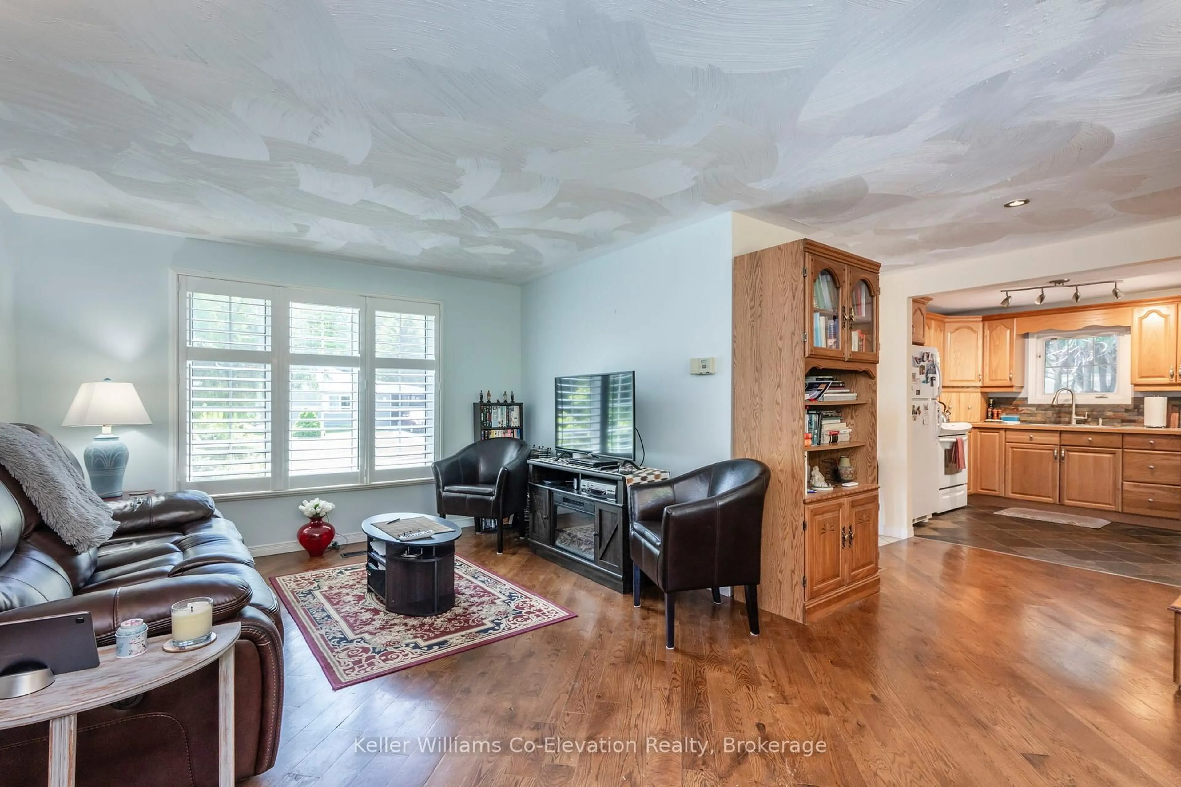 Living room with furniture, unknown for 766 Birchwood Dr, Midland Ontario L4R 2P7
