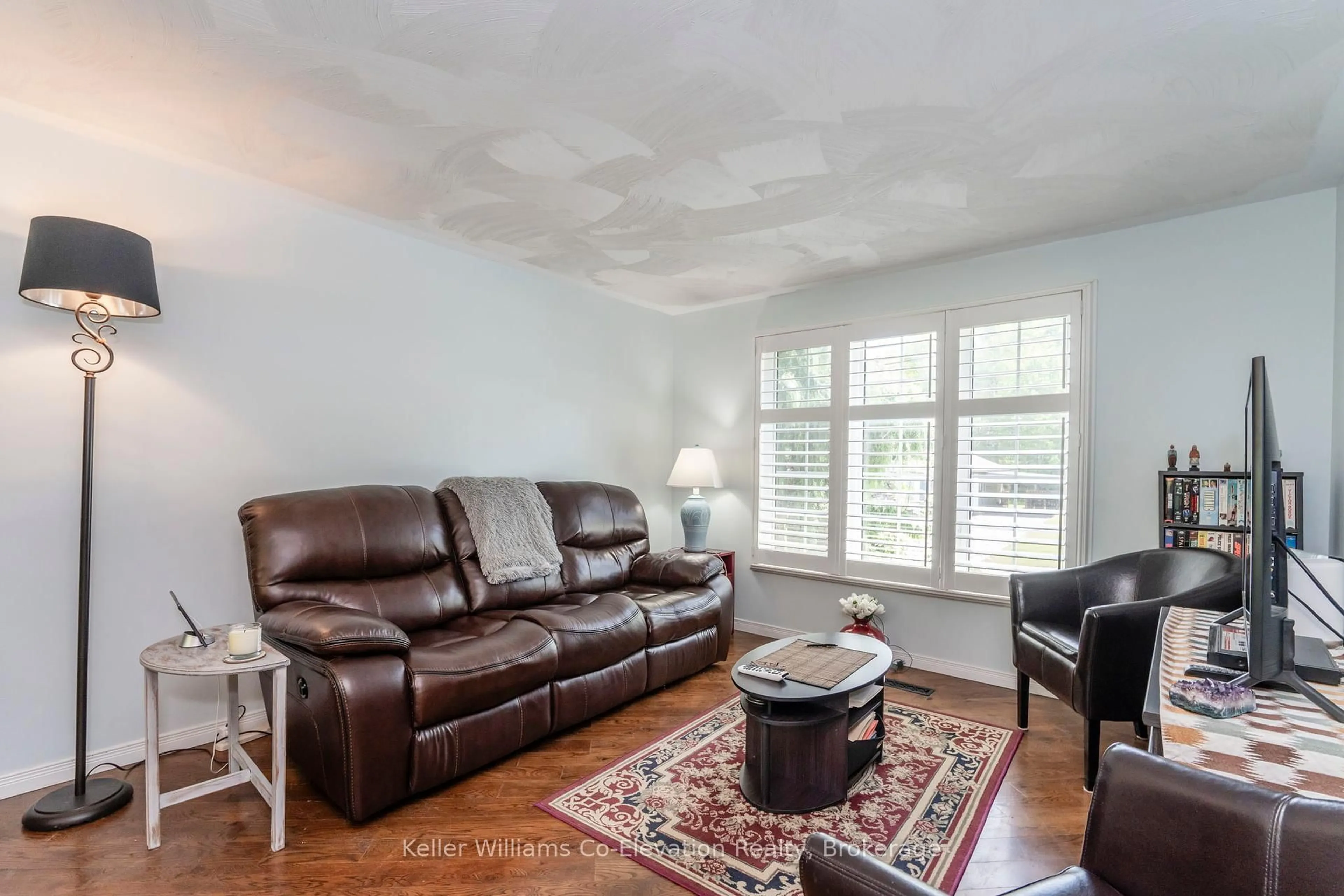 Living room with furniture, unknown for 766 Birchwood Dr, Midland Ontario L4R 2P7