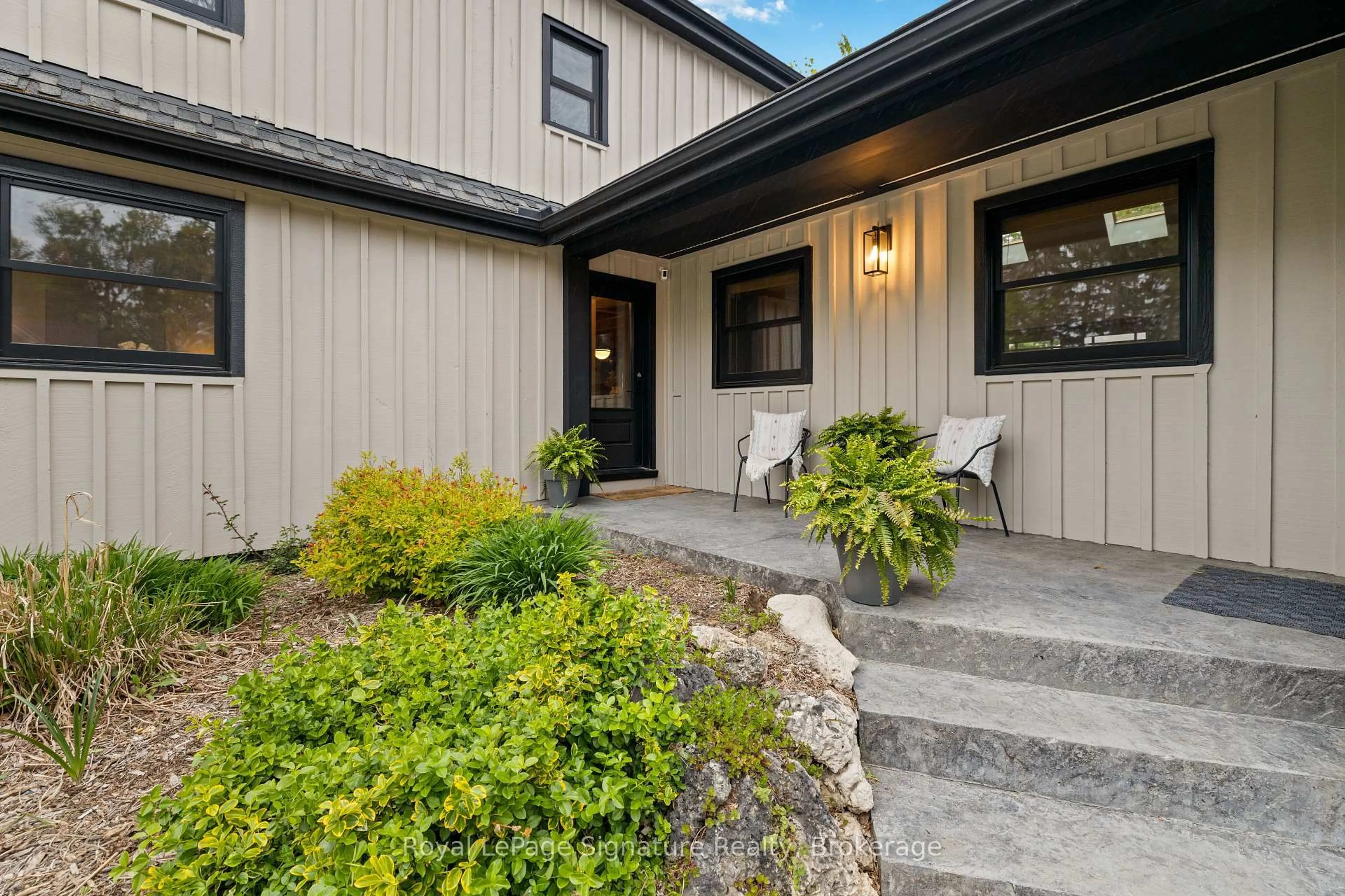 Unknown for 8302 POPLAR Sdrd, Clearview Ontario L9Y 3Y9