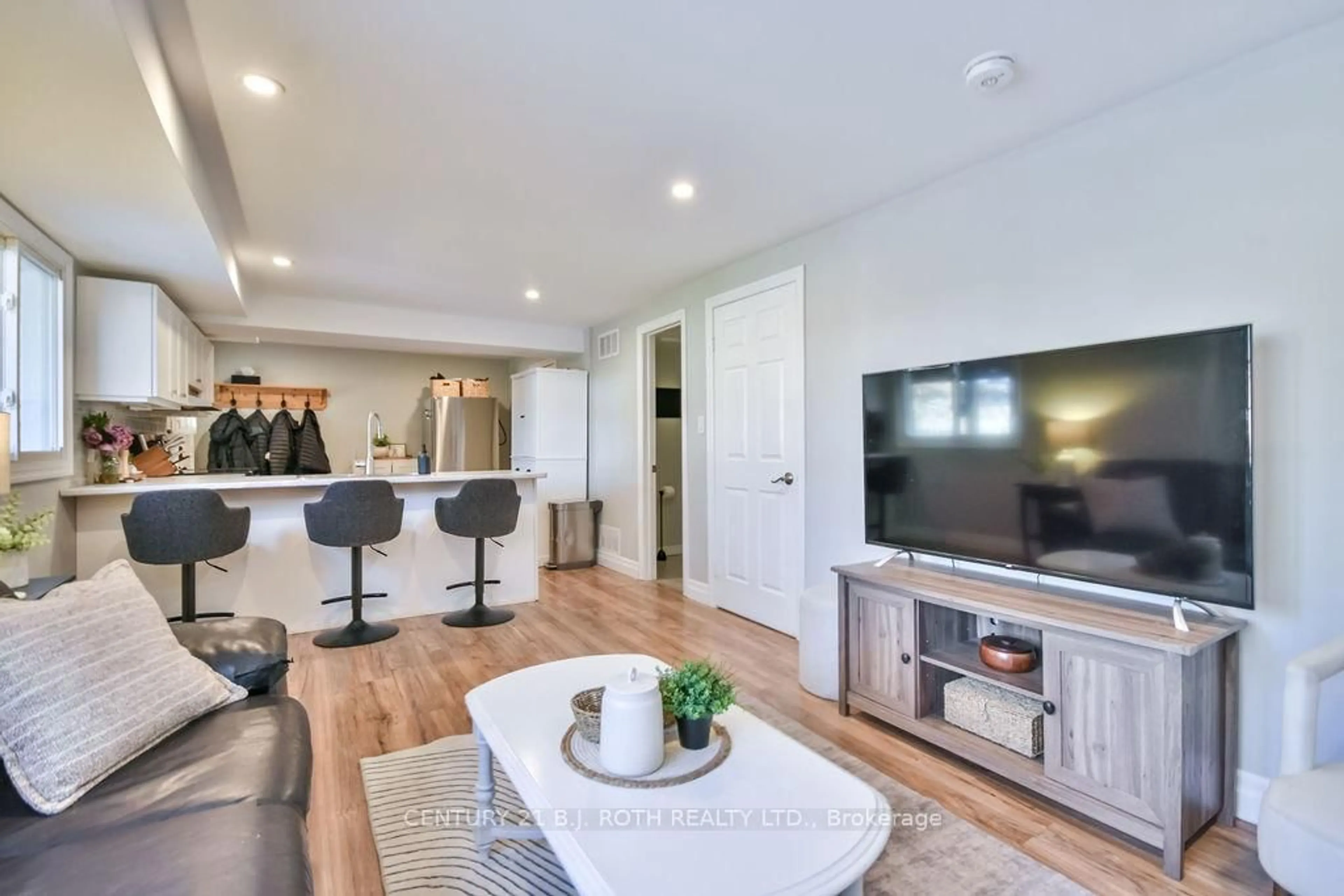 Unknown for 46 Ridgeway Ave, Barrie Ontario L4N 5L2