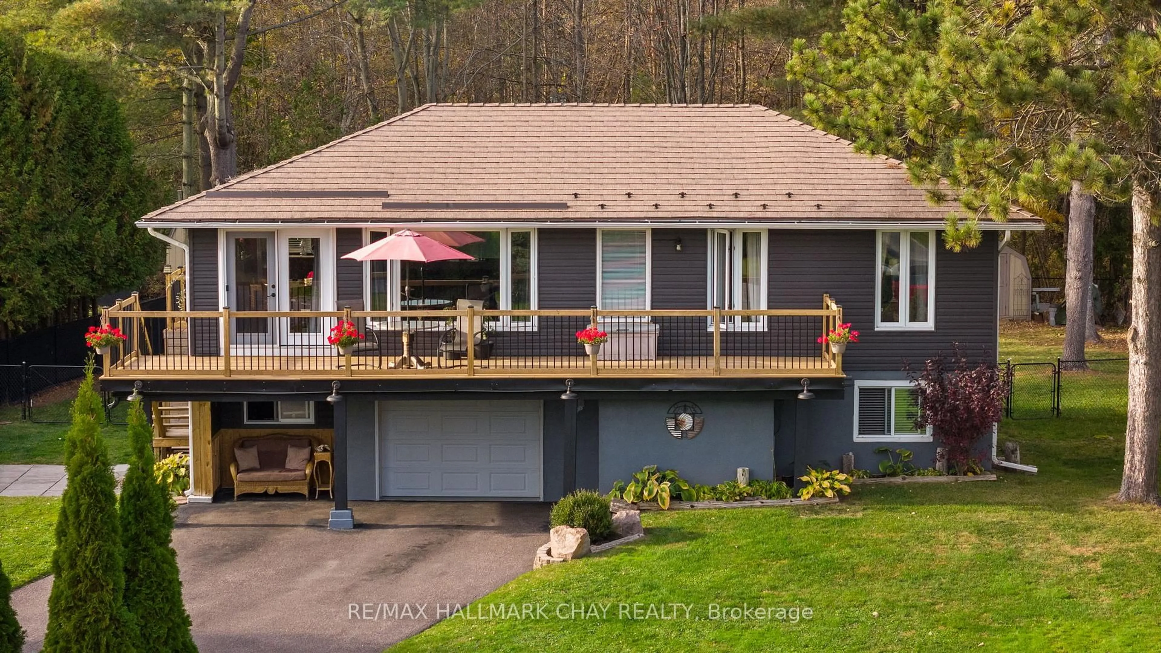 A pic from outside/outdoor area/front of a property/back of a property/a pic from drone, water/lake/river/ocean view for 3194 Shoreview Dr, Severn Ontario L0K 2B0