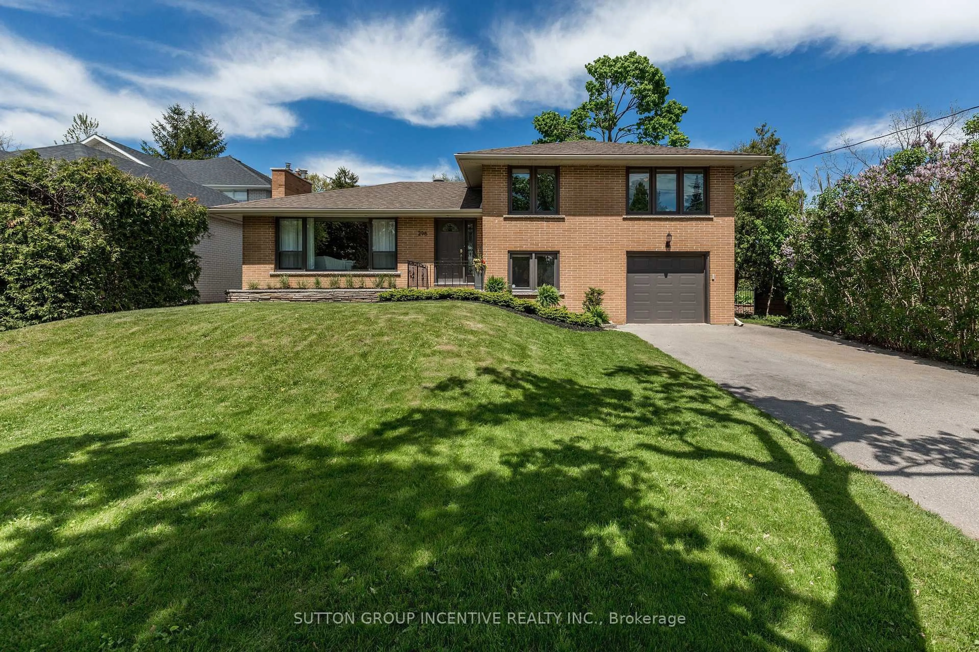Home with brick exterior material, street for 296 Codrington St, Barrie Ontario L4M 1S8