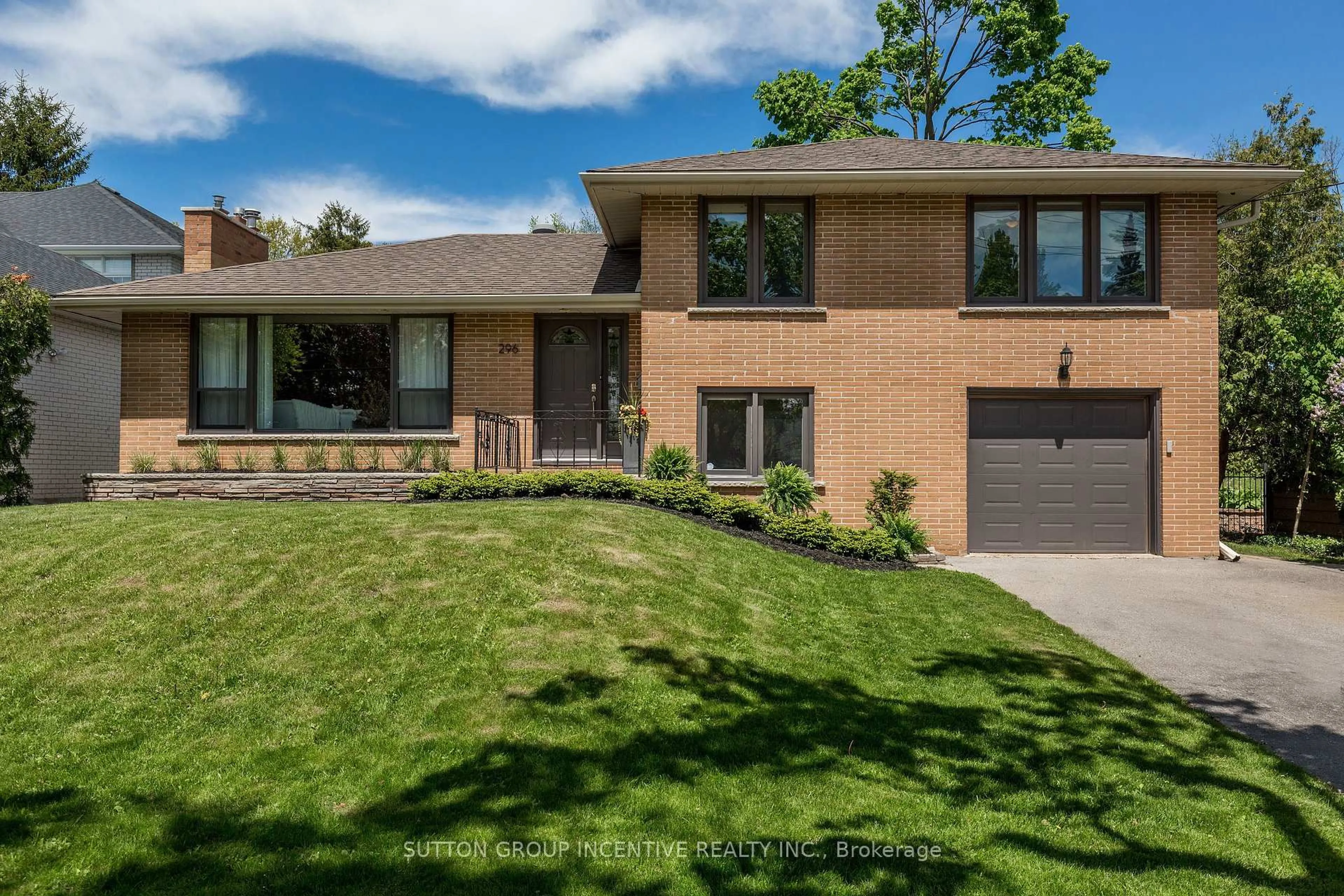 Home with brick exterior material, street for 296 Codrington St, Barrie Ontario L4M 1S8
