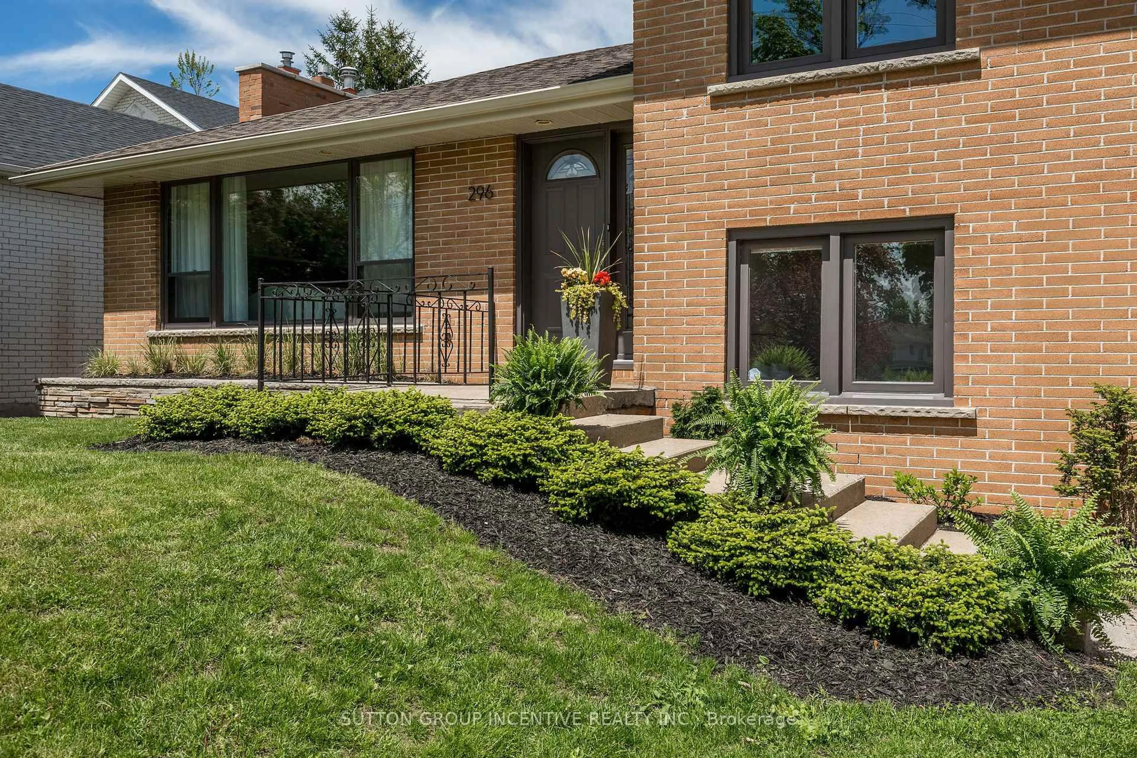 Home with brick exterior material, street for 296 Codrington St, Barrie Ontario L4M 1S8