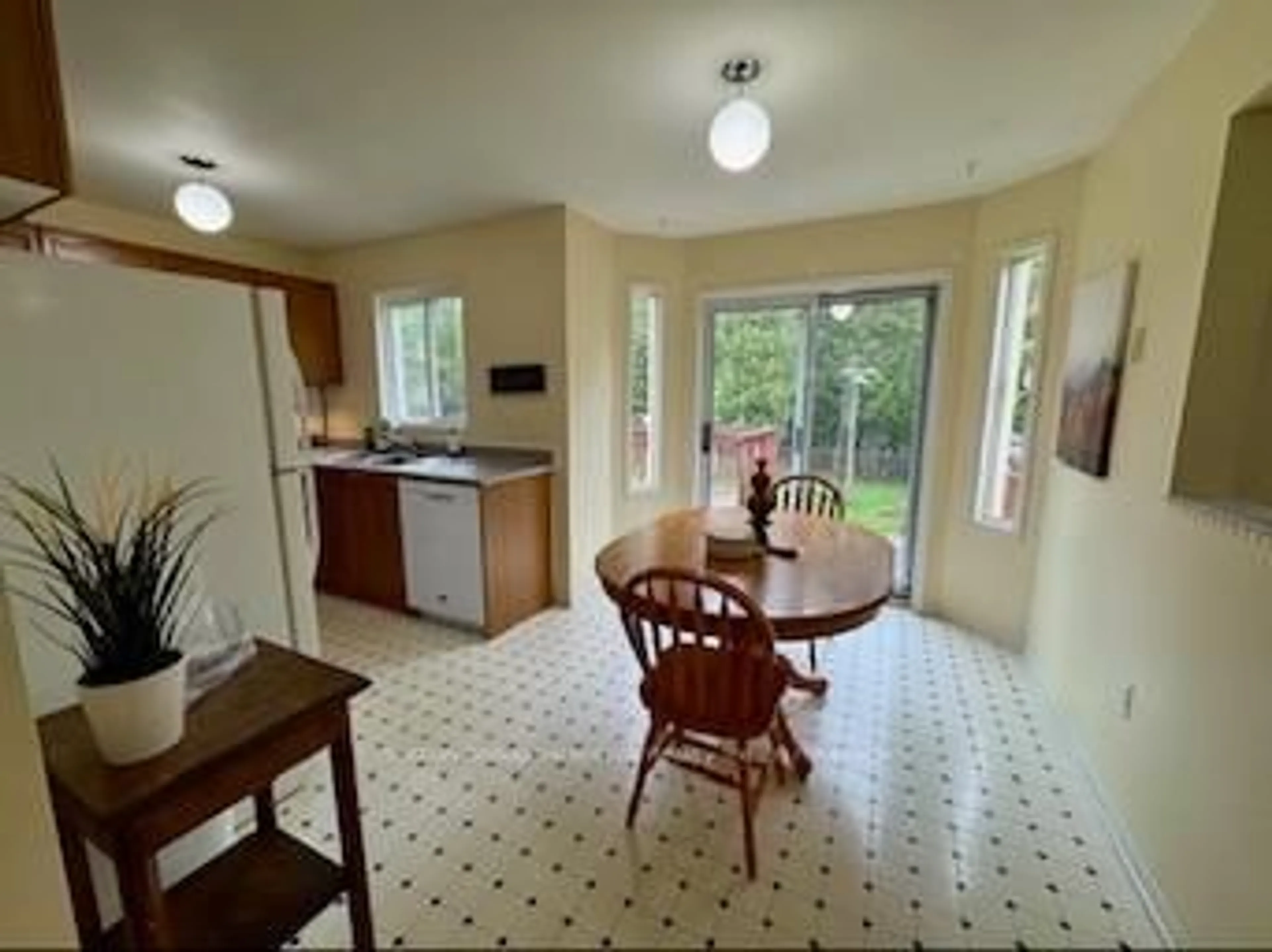 A pic of a room for 4 Bush Cres, Wasaga Beach Ontario L9Z 1M2