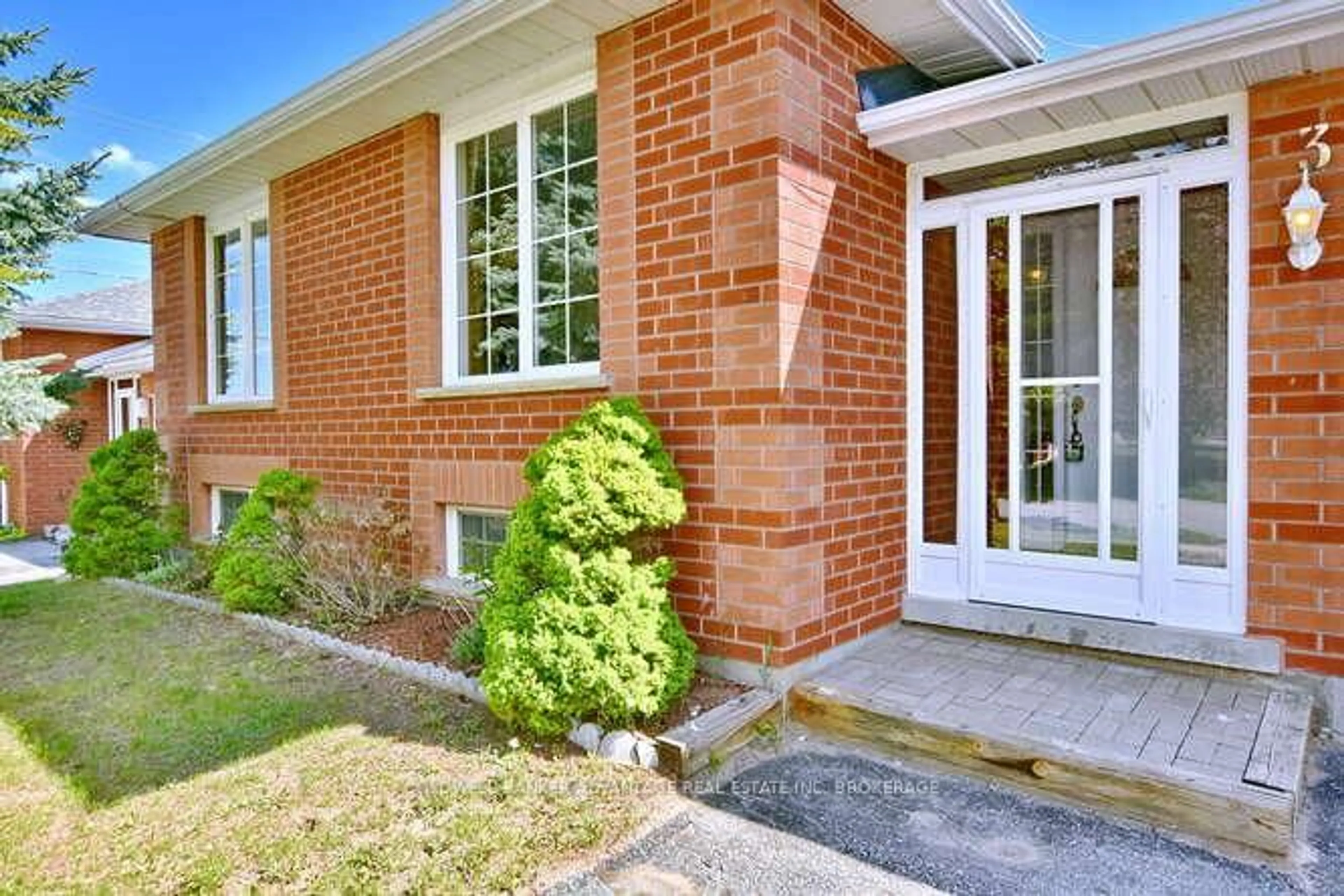 Home with brick exterior material, street for 3 Mayfair Dr, Barrie Ontario L4N 6Y7