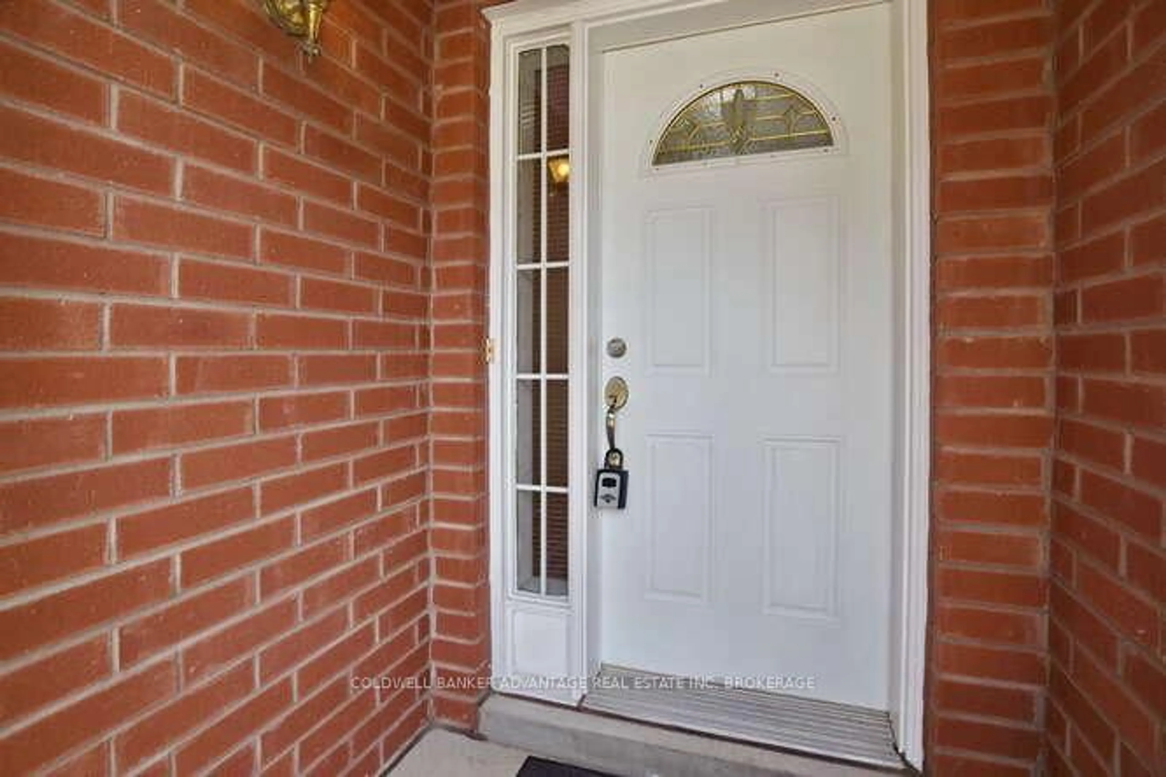 Indoor entryway for 3 Mayfair Dr, Barrie Ontario L4N 6Y7
