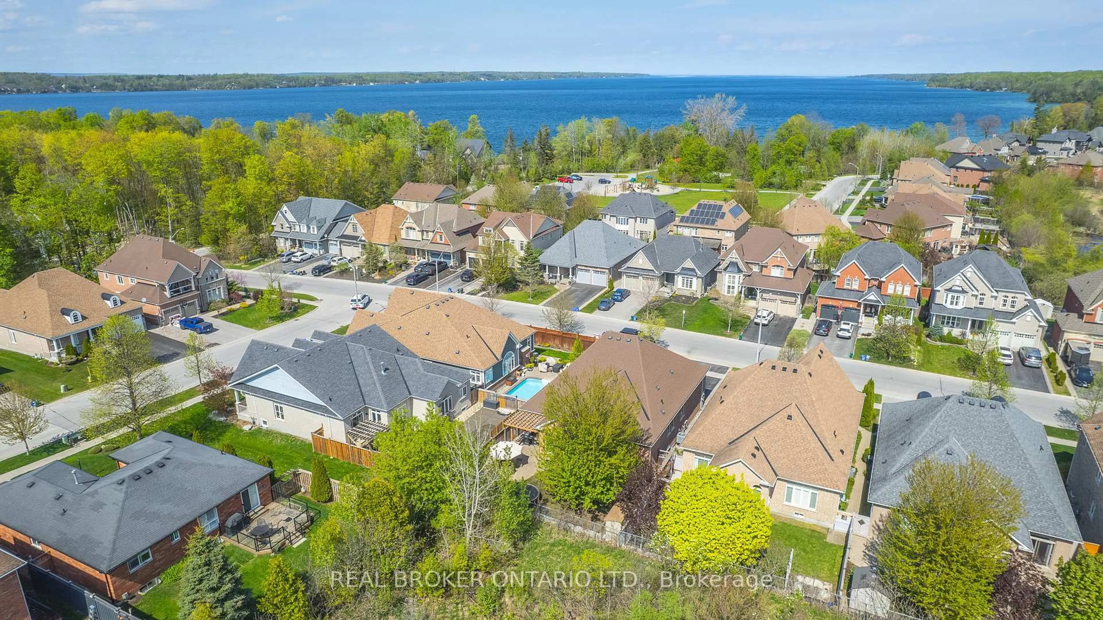 A pic from outside/outdoor area/front of a property/back of a property/a pic from drone, water/lake/river/ocean view for 12 Turner Dr, Barrie Ontario L4N 6M5