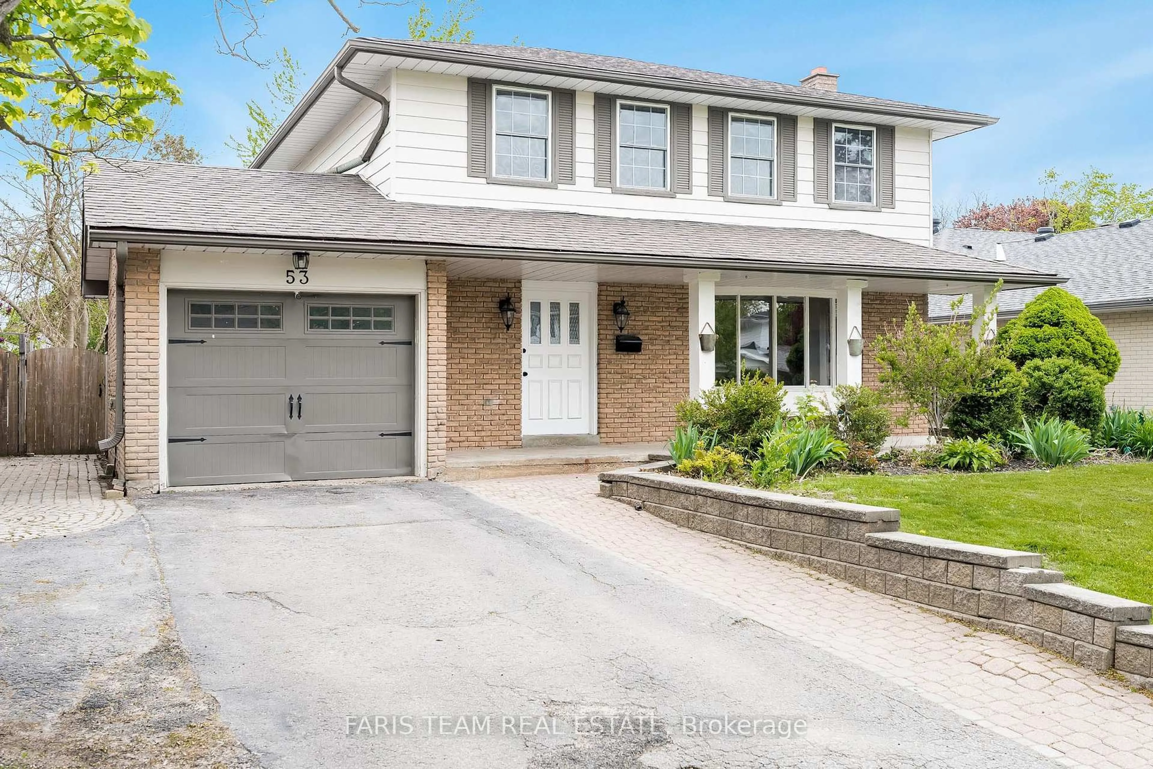 Home with brick exterior material, street for 53 Varden Ave, Barrie Ontario L4M 4P4