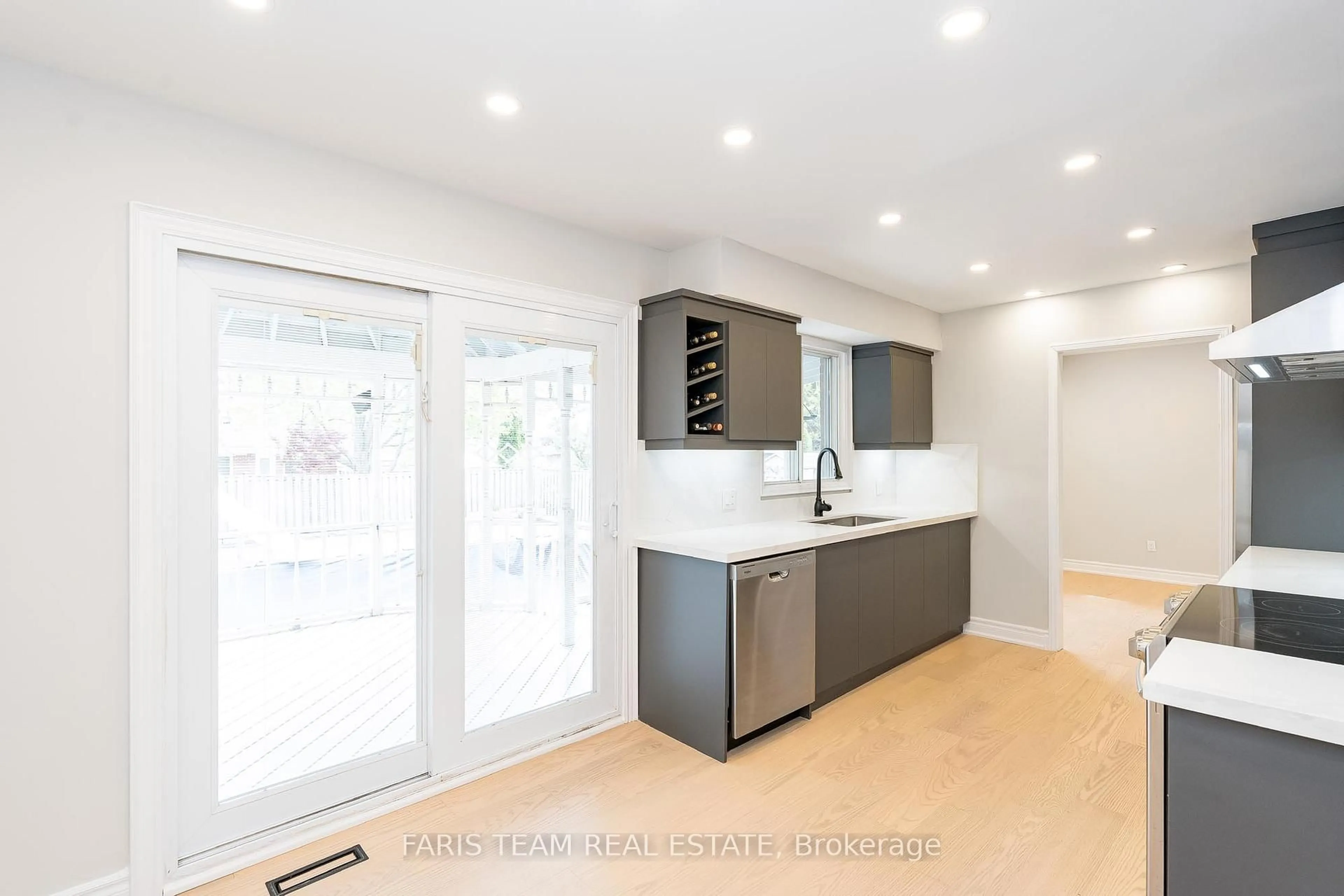 Open concept kitchen, unknown for 53 Varden Ave, Barrie Ontario L4M 4P4