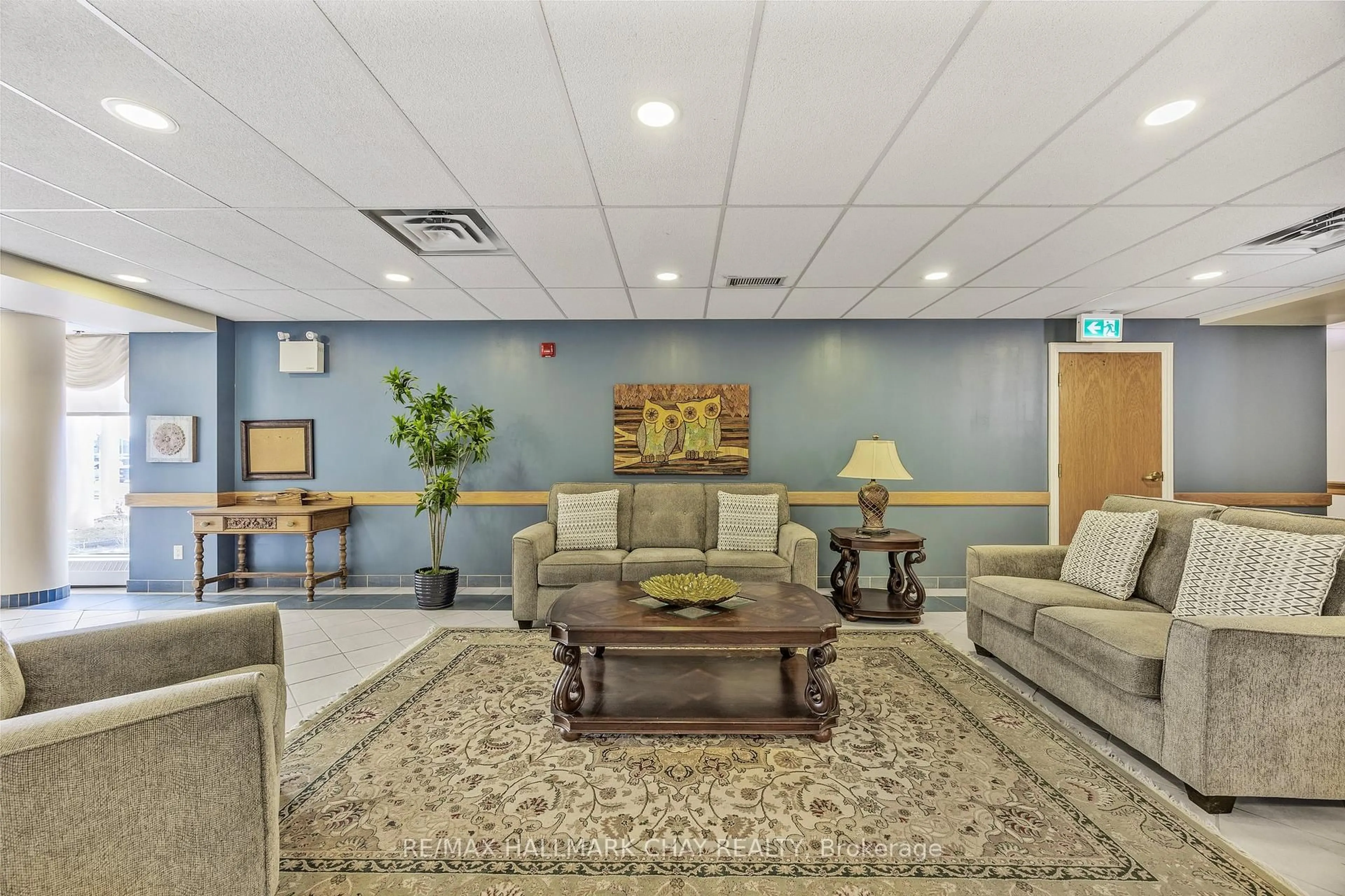 Lobby for 90 Dean Ave #412, Barrie Ontario L4N 0M3