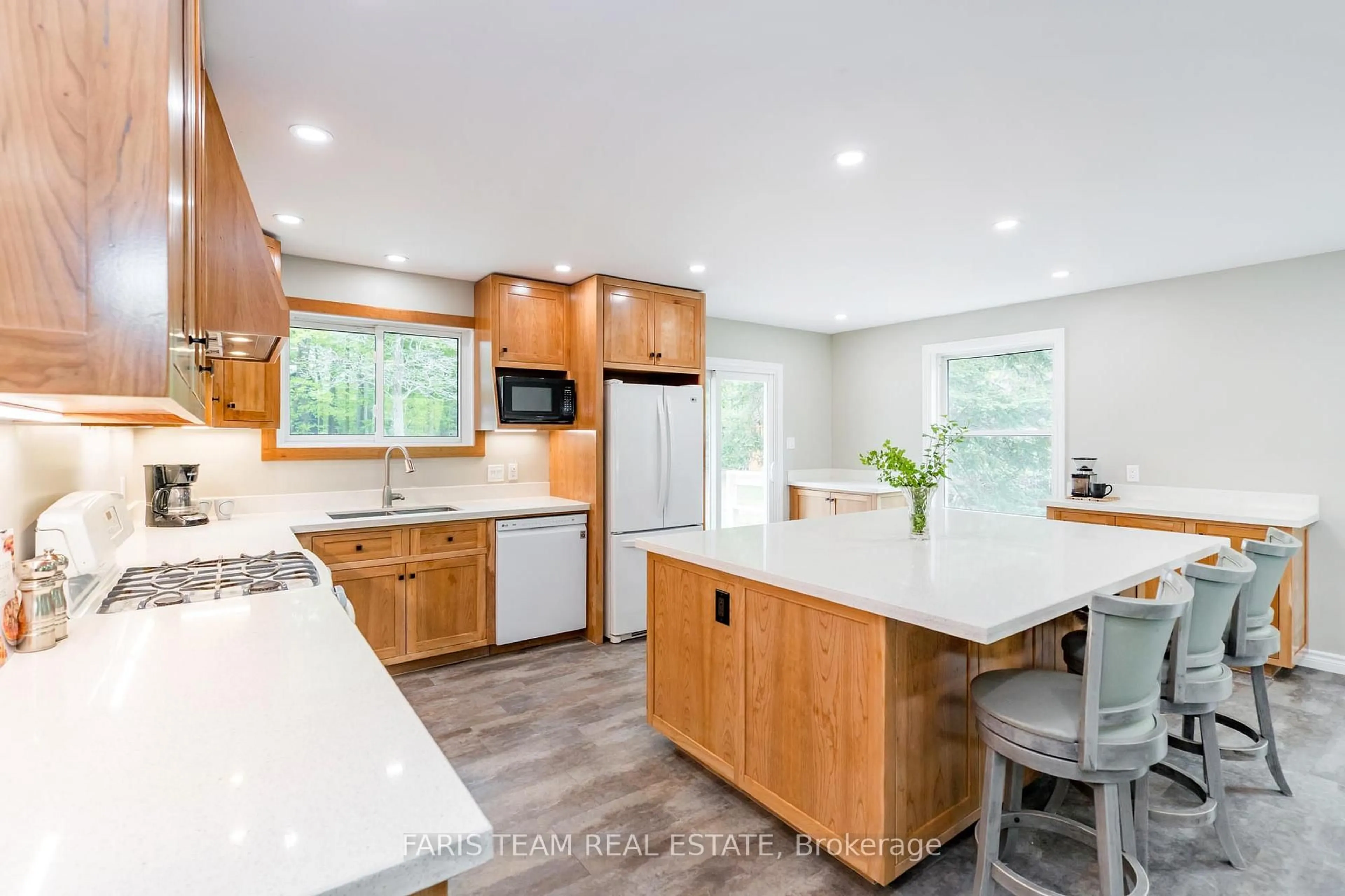 Open concept kitchen, unknown for 1941 Vespra Valley Rd, Springwater Ontario L0L 1Y2
