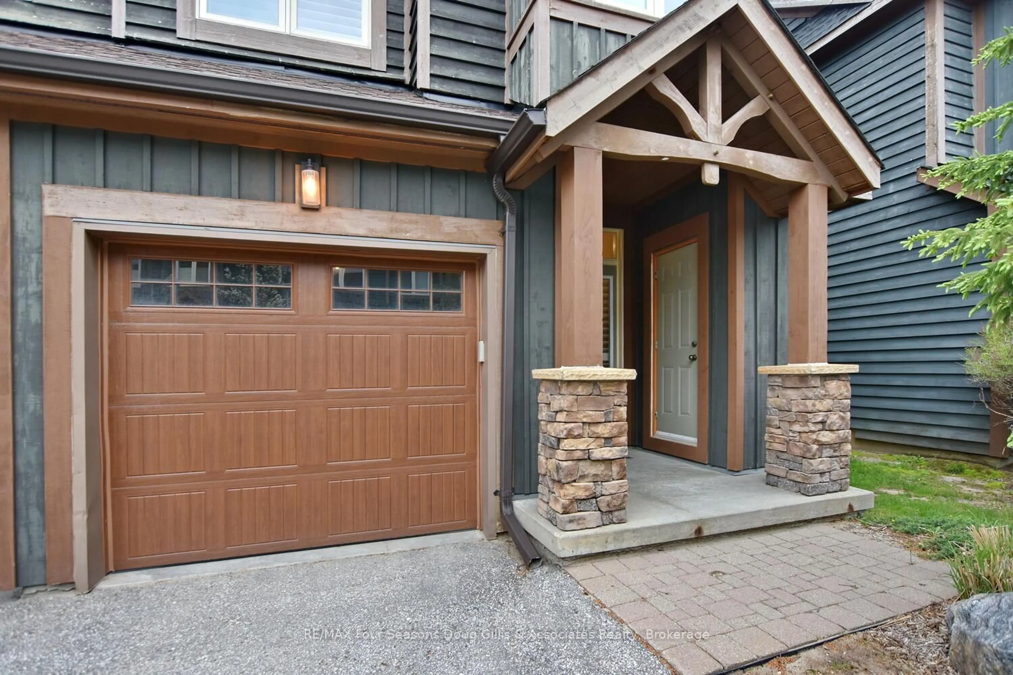 Home with brick exterior material, street for 10 Wildrose Tr, Collingwood Ontario L9Y 0J4