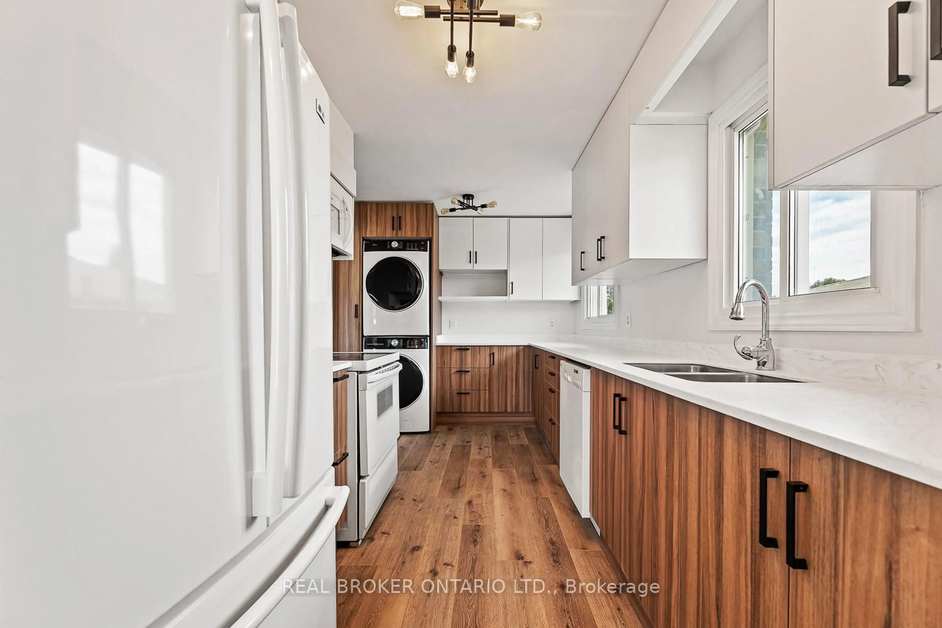 Unknown for 56 Bernick Dr, Barrie Ontario L4M 2V5