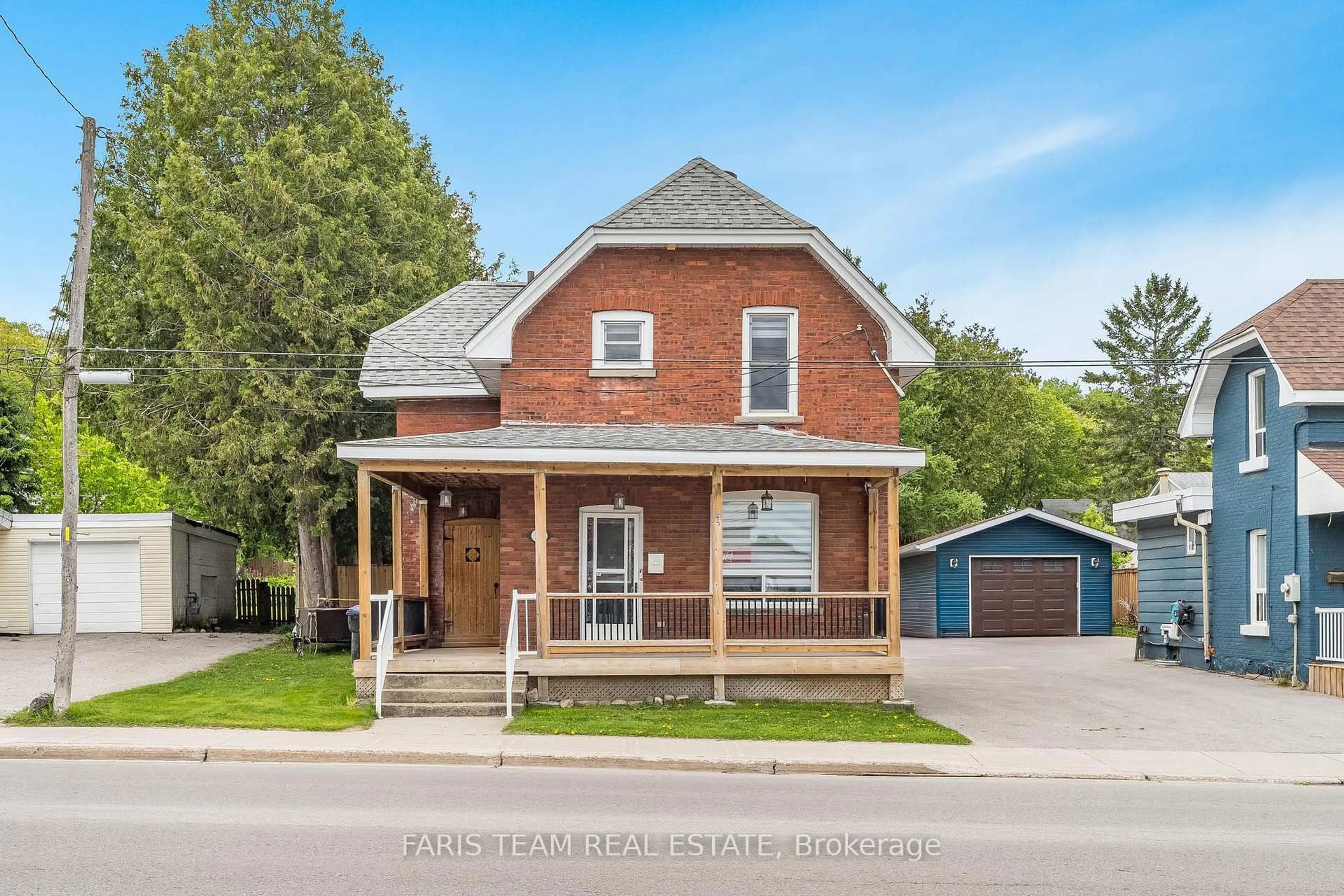Home with brick exterior material, street for 196 Fourth St, Midland Ontario L4R 3T4