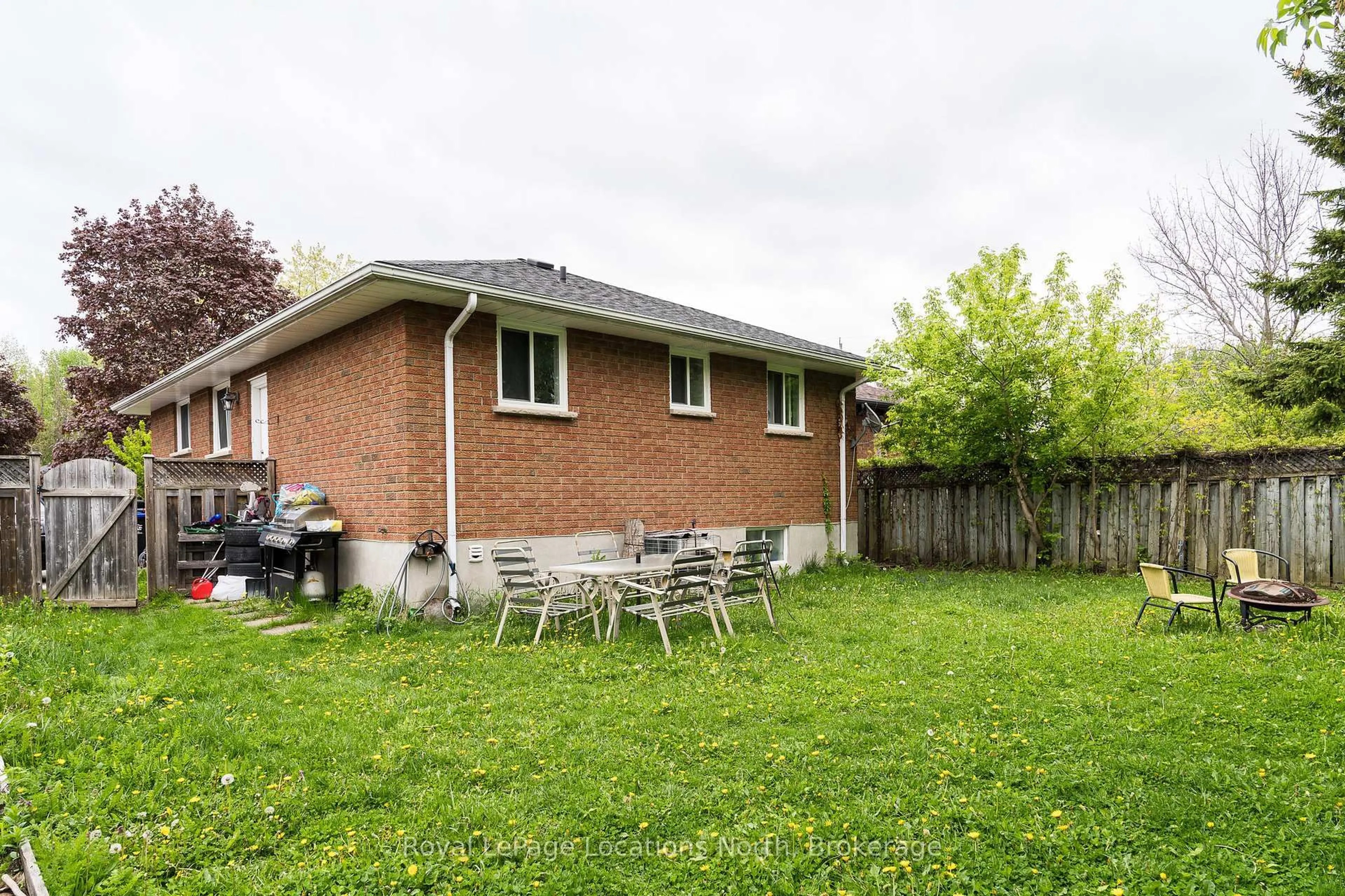 Patio, street for 38 Sproule Ave, Collingwood Ontario L9Y 4L5