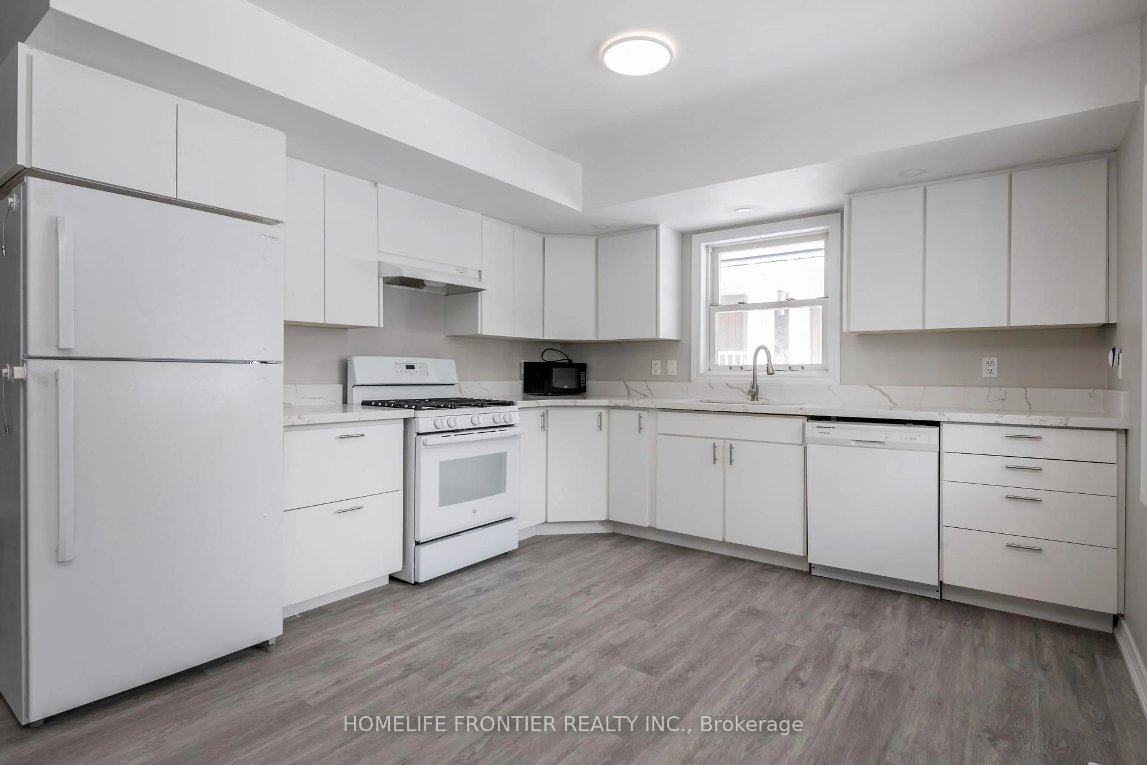 Standard kitchen, unknown for 108 Ardagh Rd, Barrie Ontario L4N 9B7