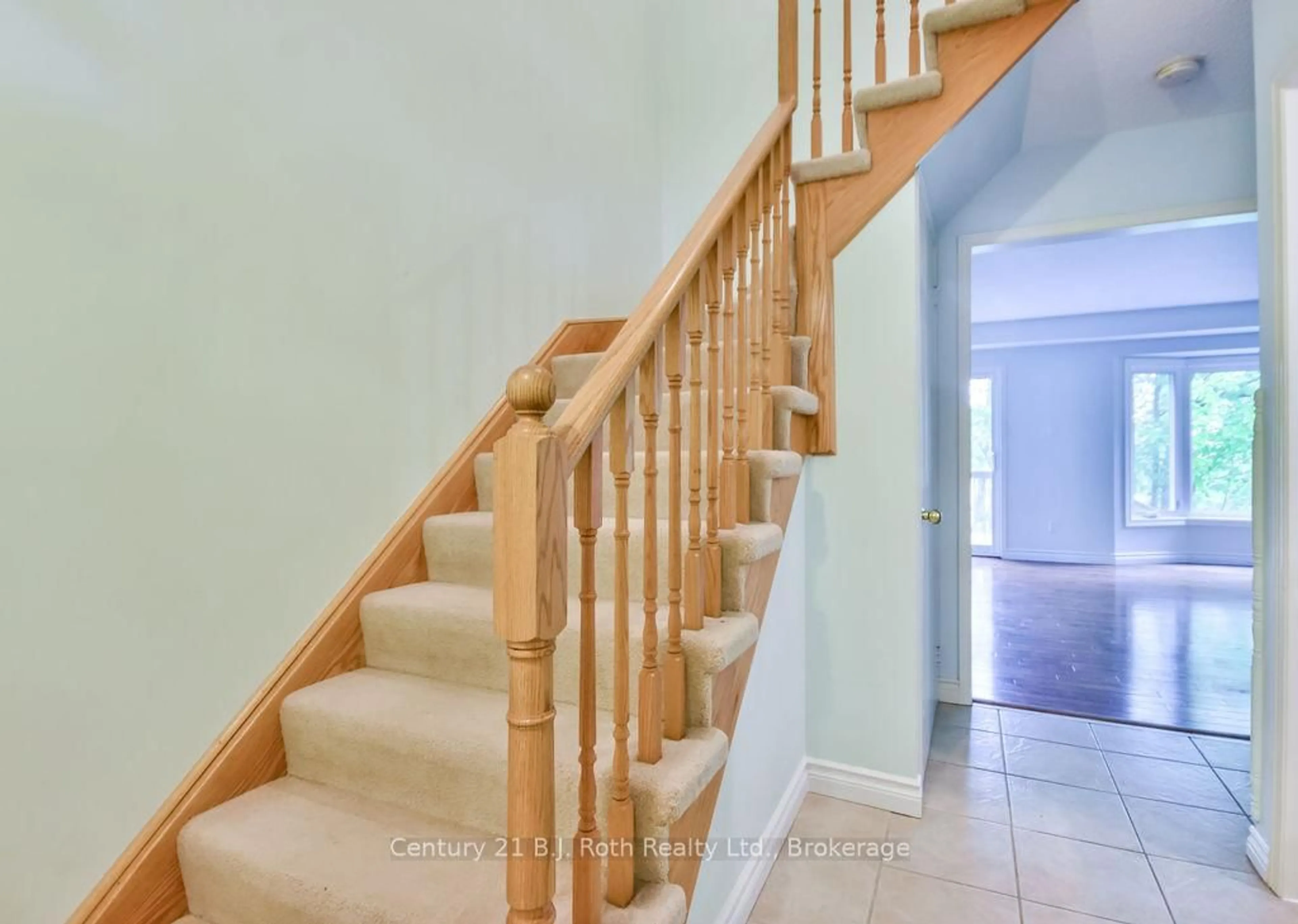 Stairs for 492 Laclie St #9, Orillia Ontario L3V 7V2
