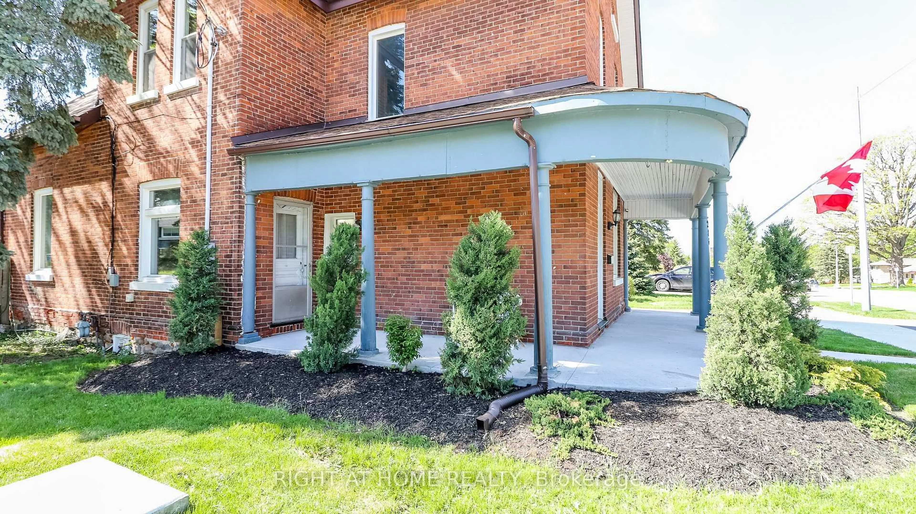 Unknown for 286 Duckworth St, Barrie Ontario L4M 3X4
