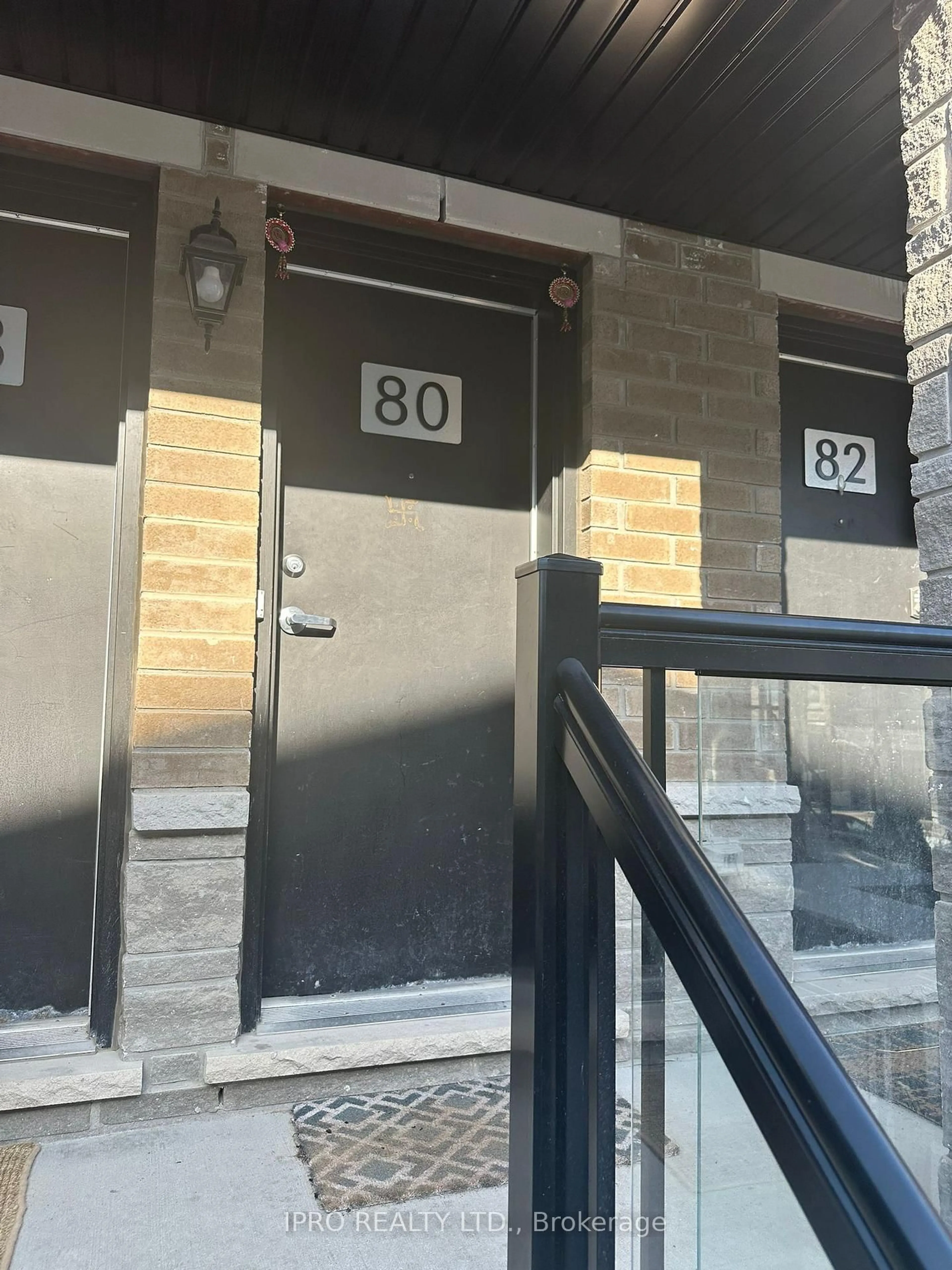 Indoor foyer for 80 Appletree Lane, Barrie Ontario L9J 0P1