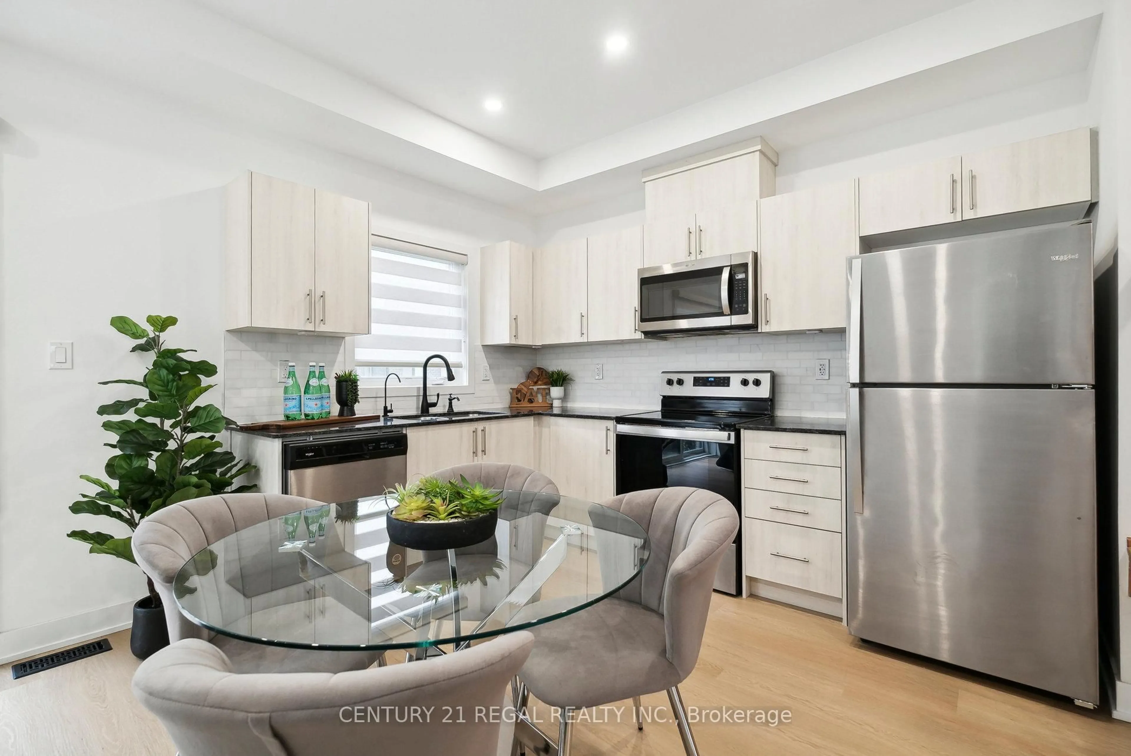 Open concept kitchen, unknown for 24 Wheatfield Rd, Barrie Ontario L9J 0C2