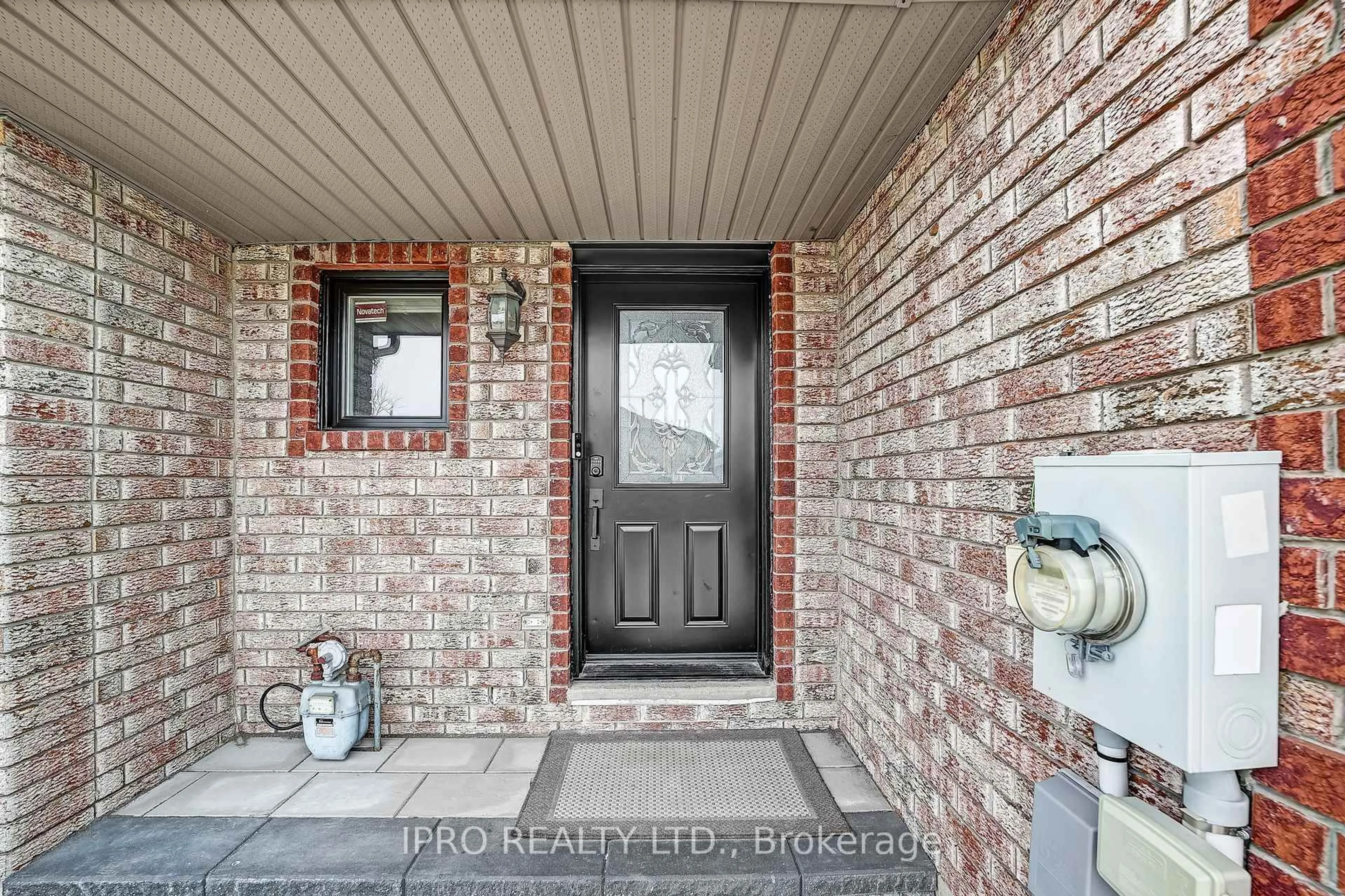 Indoor entryway for 313 Dunsmore Lane, Barrie Ontario L4M 7A8