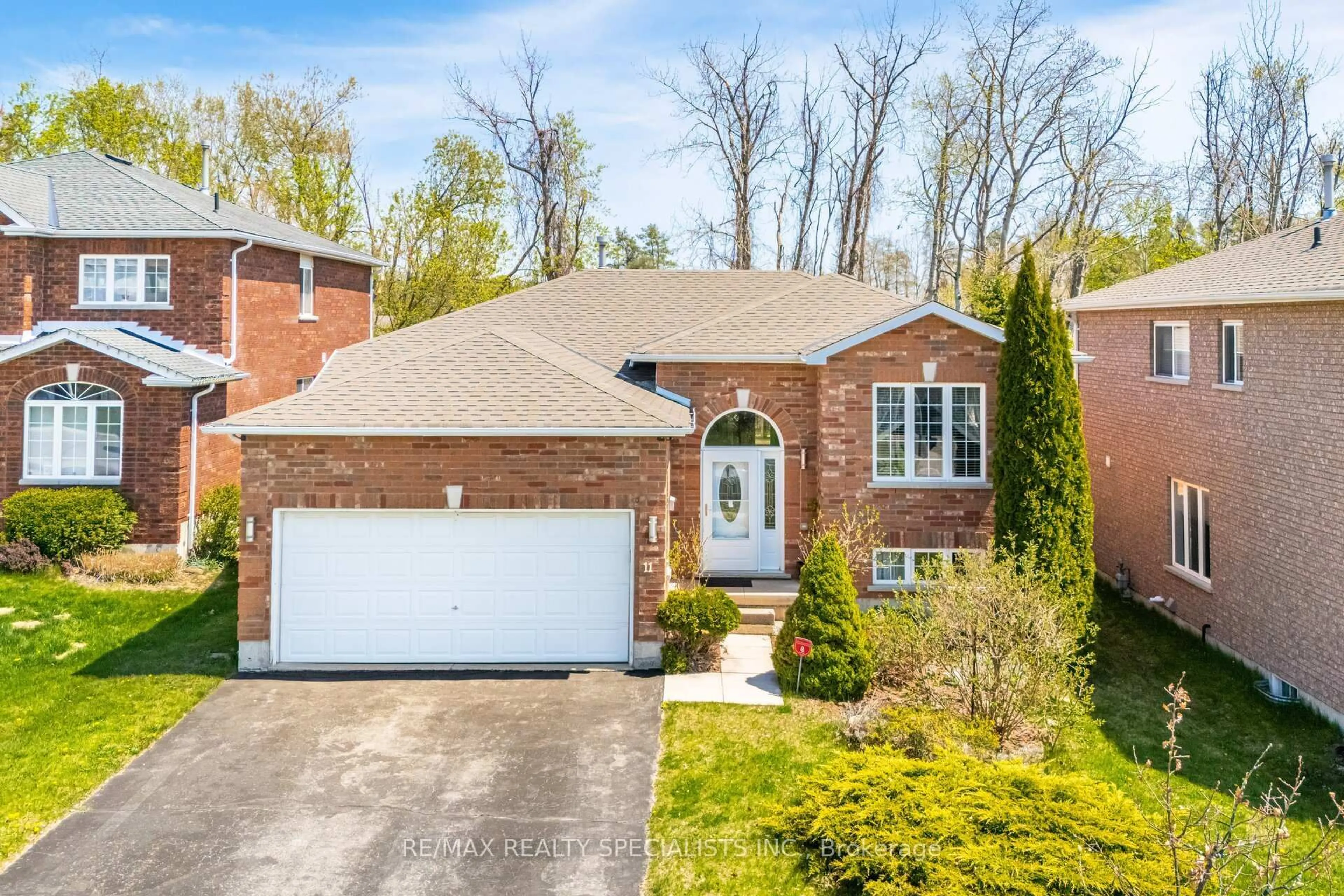 Home with brick exterior material, street for 11 Jagges Dr, Barrie Ontario L4N 0X1