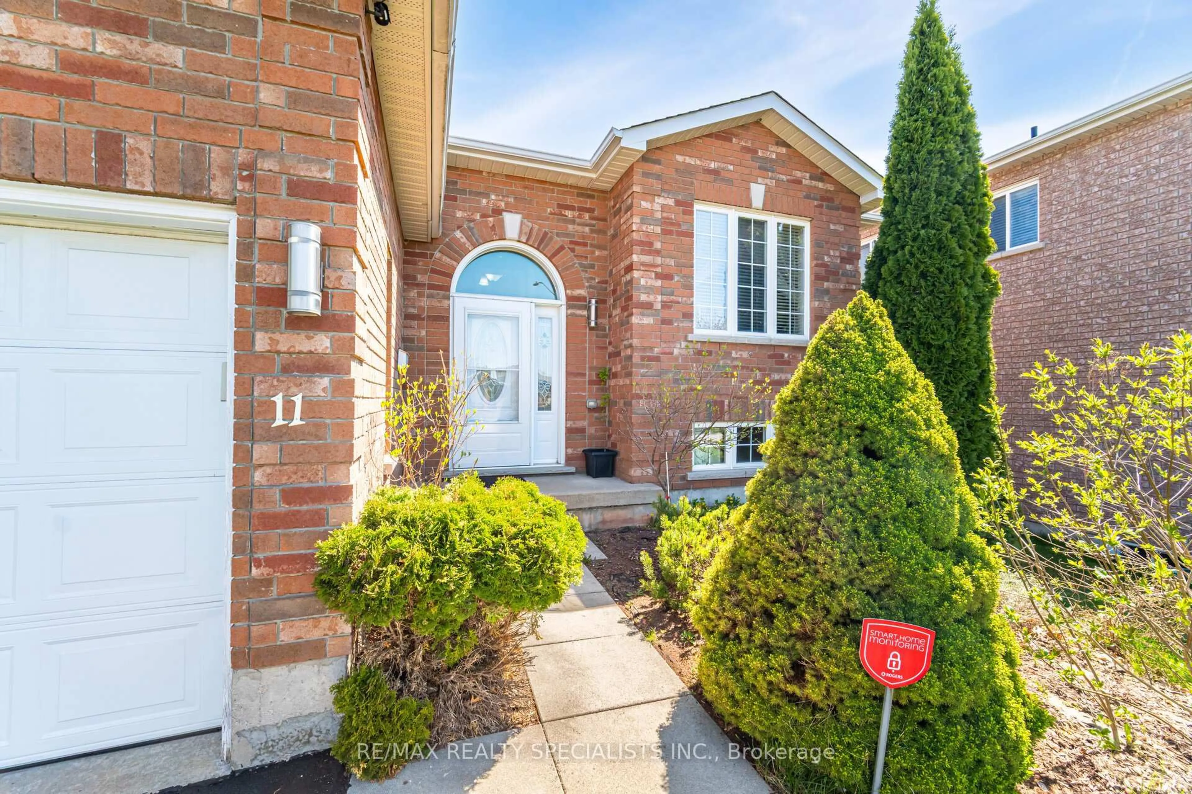Home with brick exterior material, street for 11 Jagges Dr, Barrie Ontario L4N 0X1