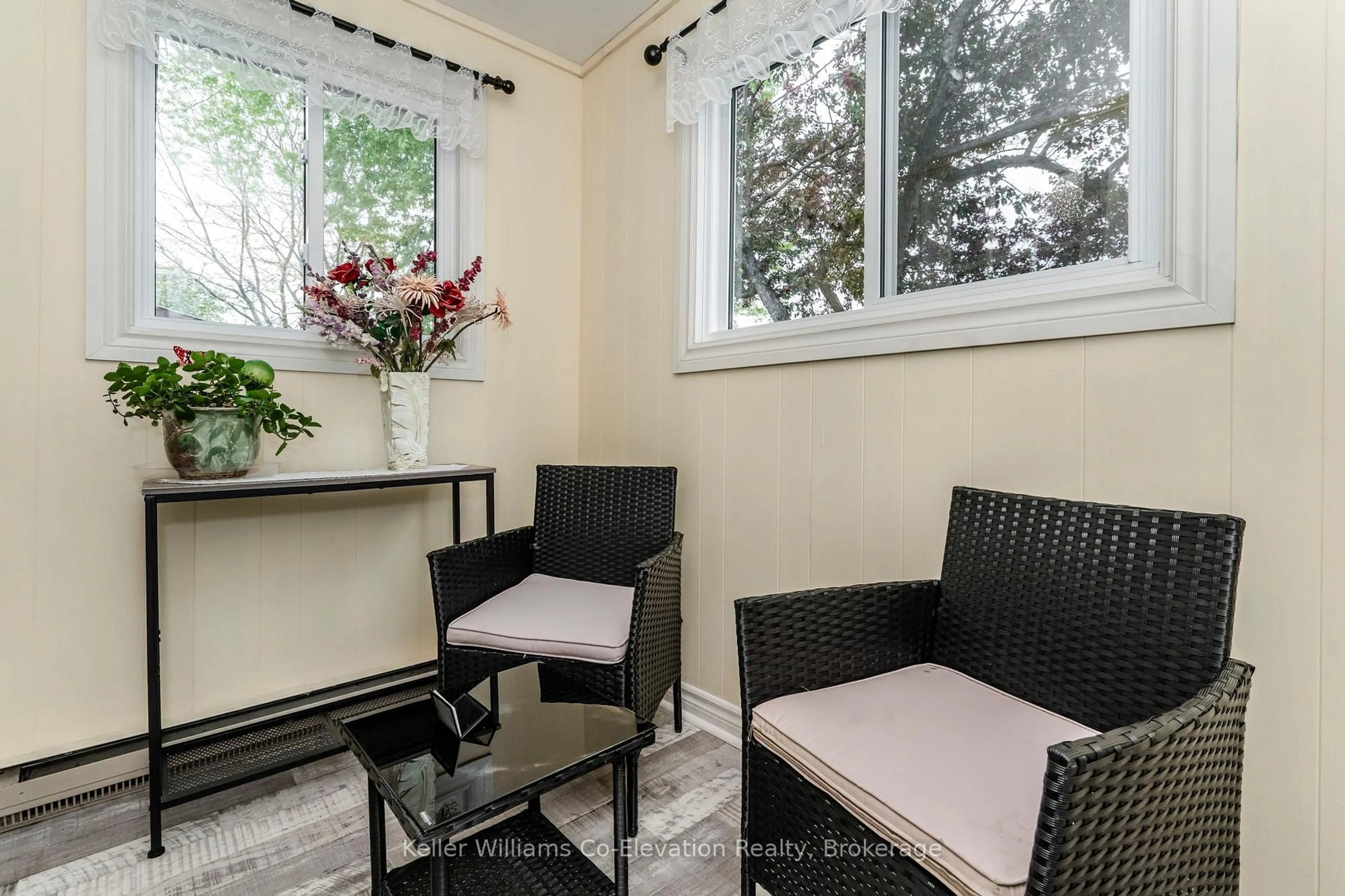 Patio, unknown for 303 William St, Midland Ontario L4R 4G2
