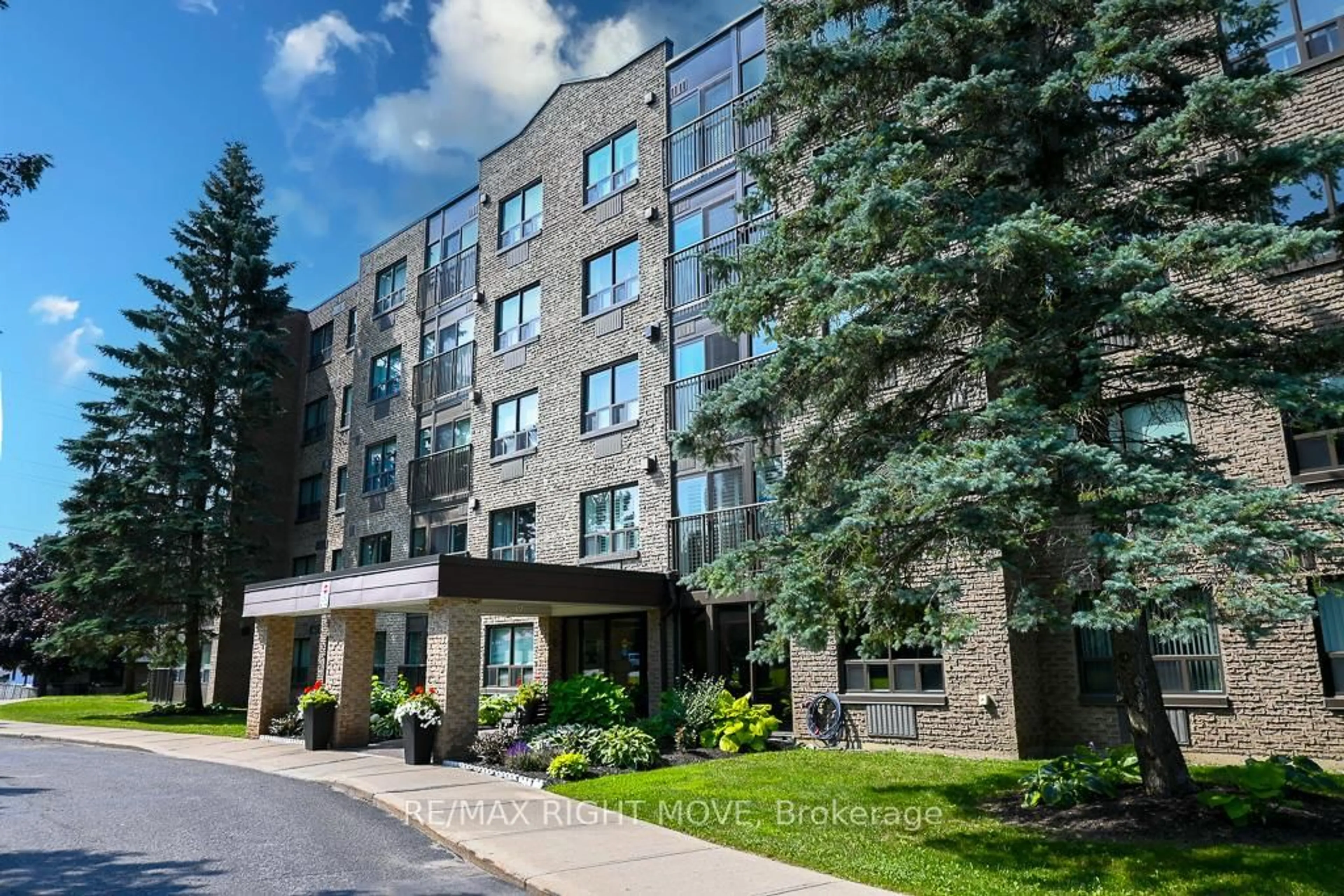 Unknown for 54 Fittons Rd #102, Orillia Ontario L3V 3T9