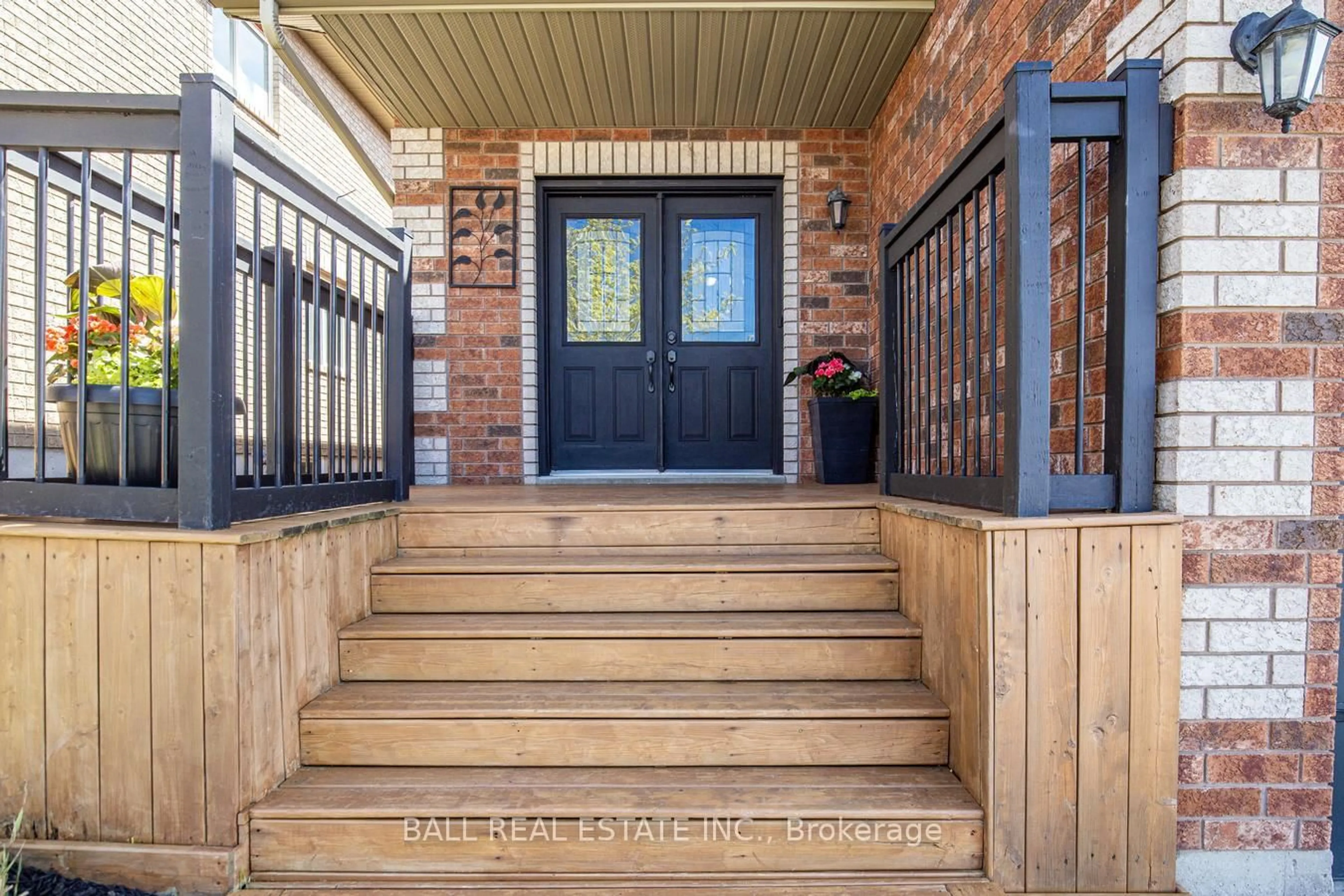 Indoor entryway for 23 Glenhill Dr, Barrie Ontario L4N 5X6