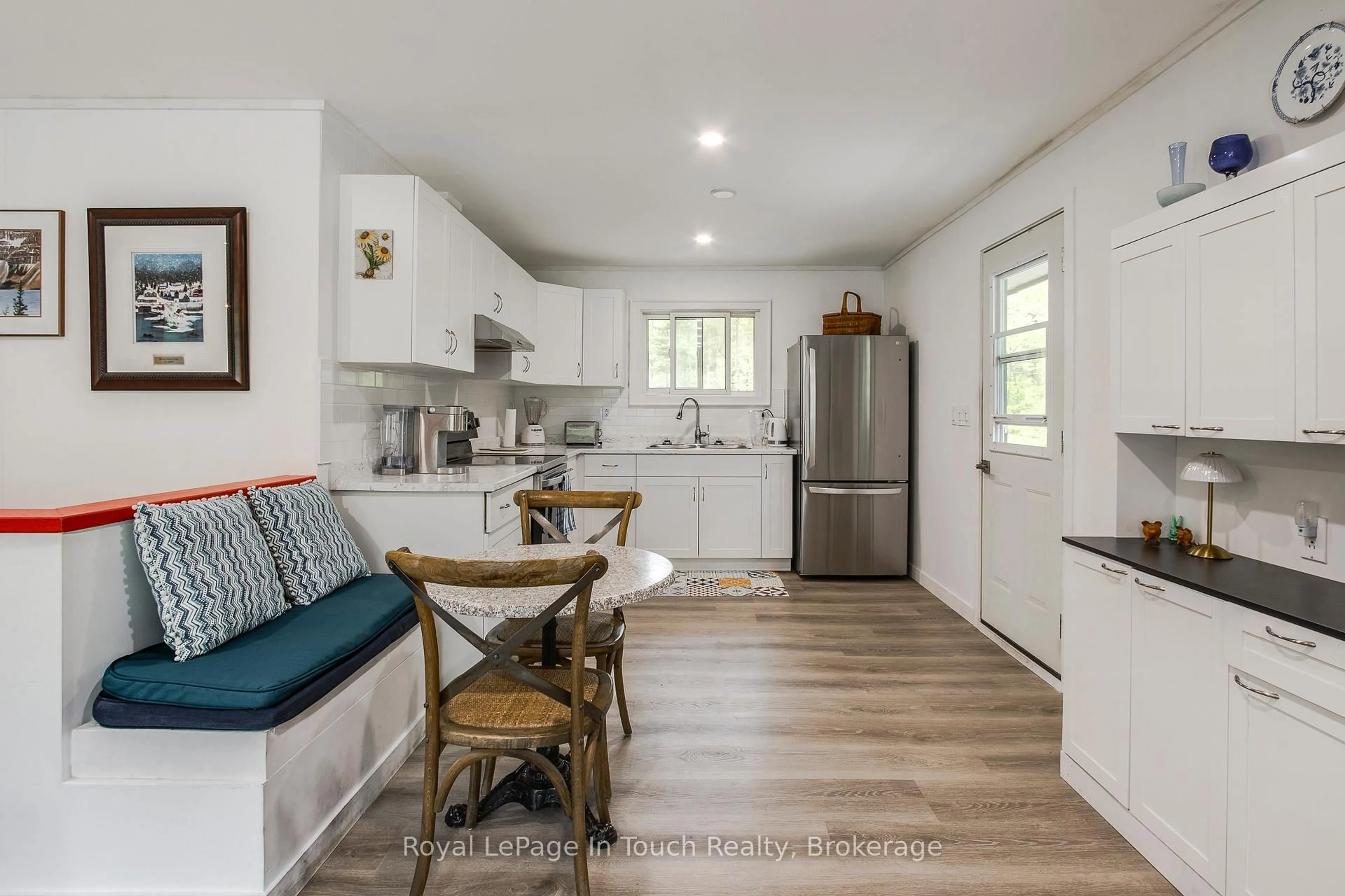Open concept kitchen, unknown for 18 Fernanne Dr, Tiny Ontario L0L 2J0